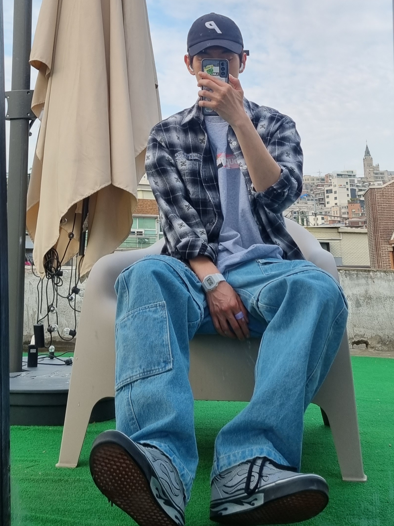 Supreme x Emilio Pucci Box Logo T-Shirt Heather Grey Dusty Pink - 21SS, Supreme Zip-Off Utility Pants Denim - 21FW 착용 스타일 - 1