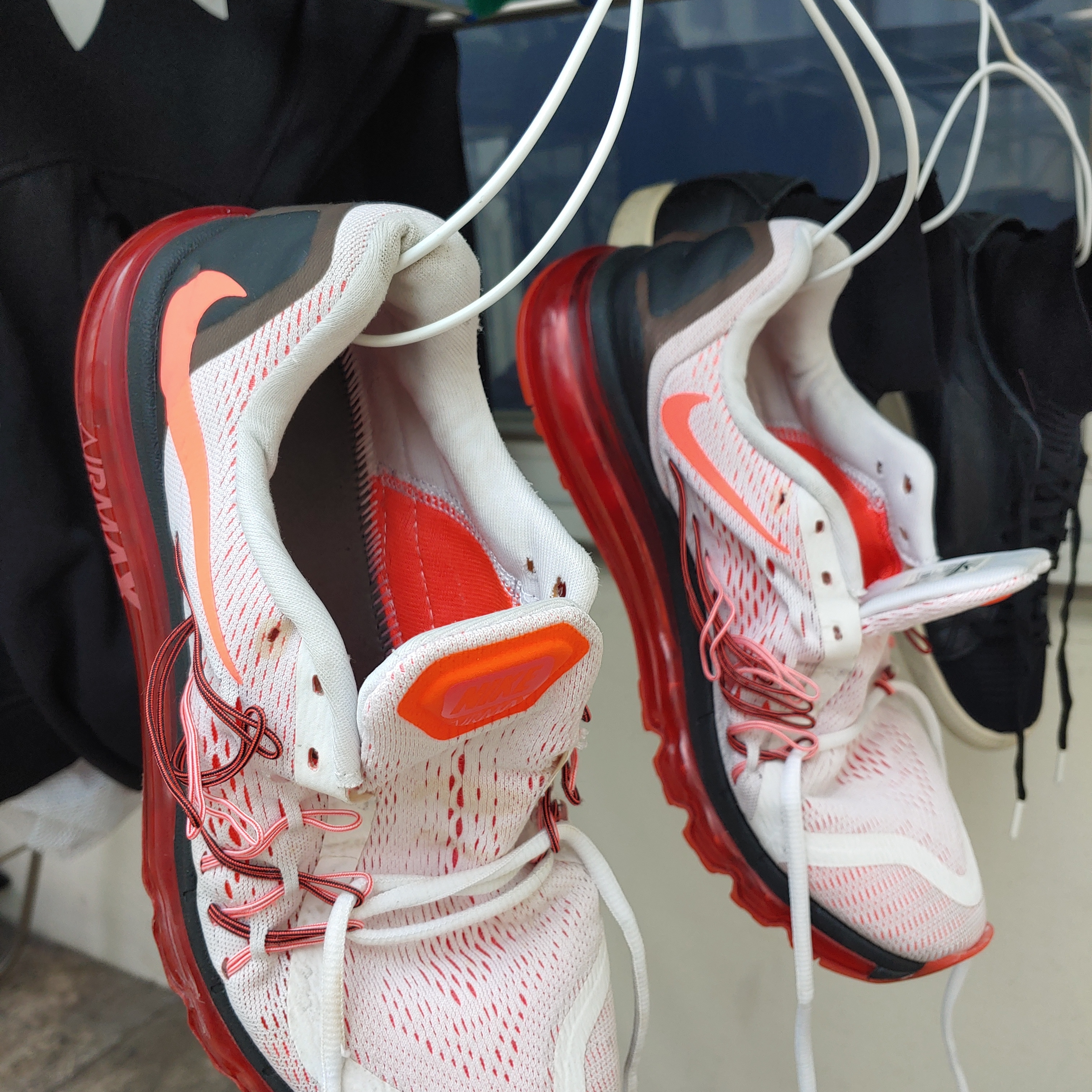 Nike Air Max 1 Anniversary Red (2017/2018 Restock Pair), (W) Nike Outburst Summit White 착용 스타일 - 4