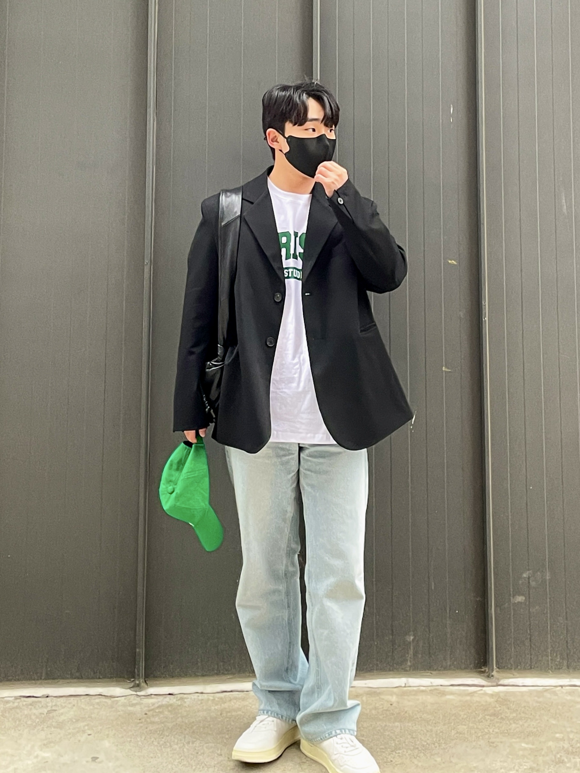 Autry Medalist Low Goatskin Sneakers White 착용 스타일 - 1