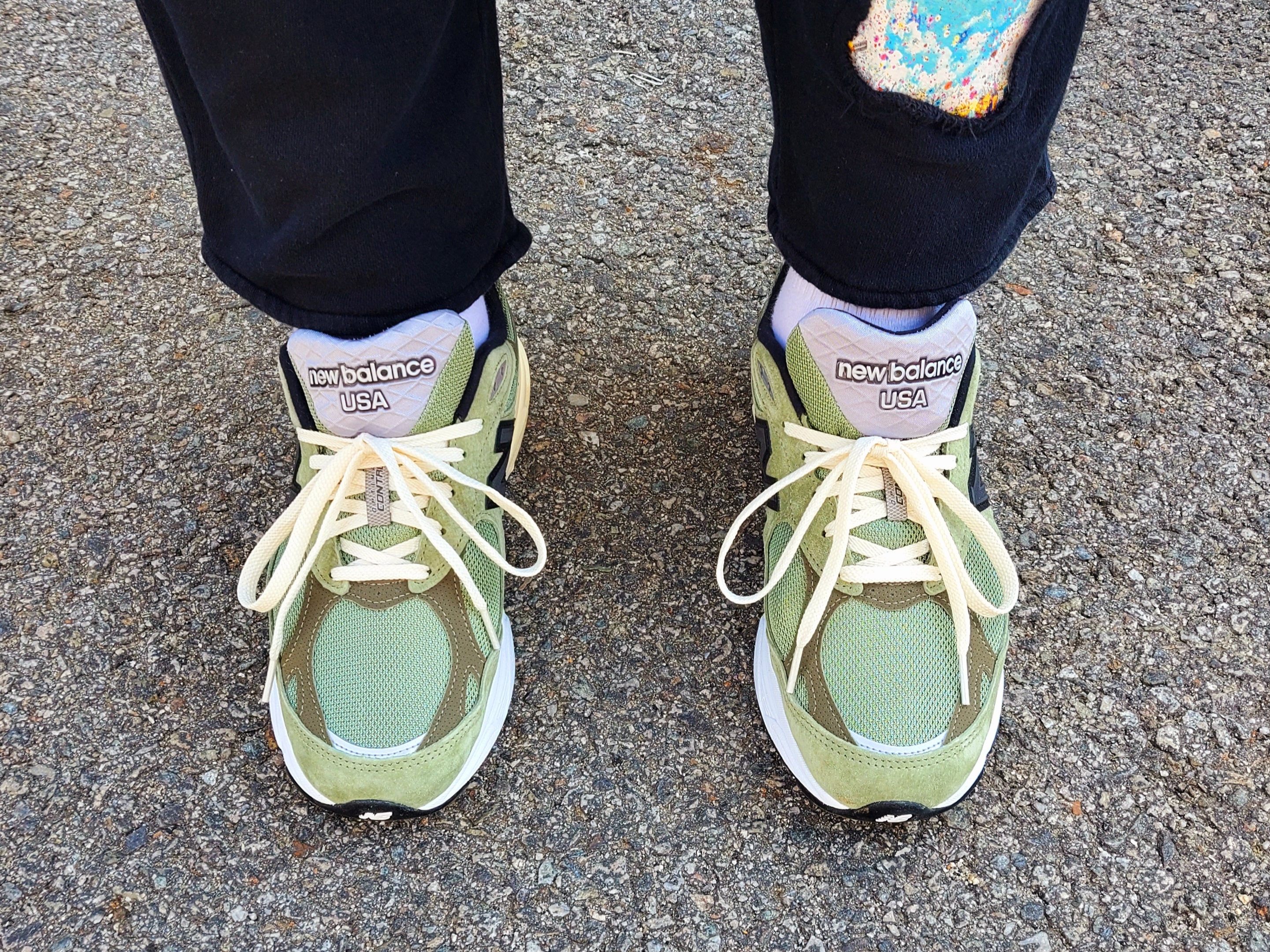 New Balance x JJJJound 990v3 Olive 착용 스타일 - 5