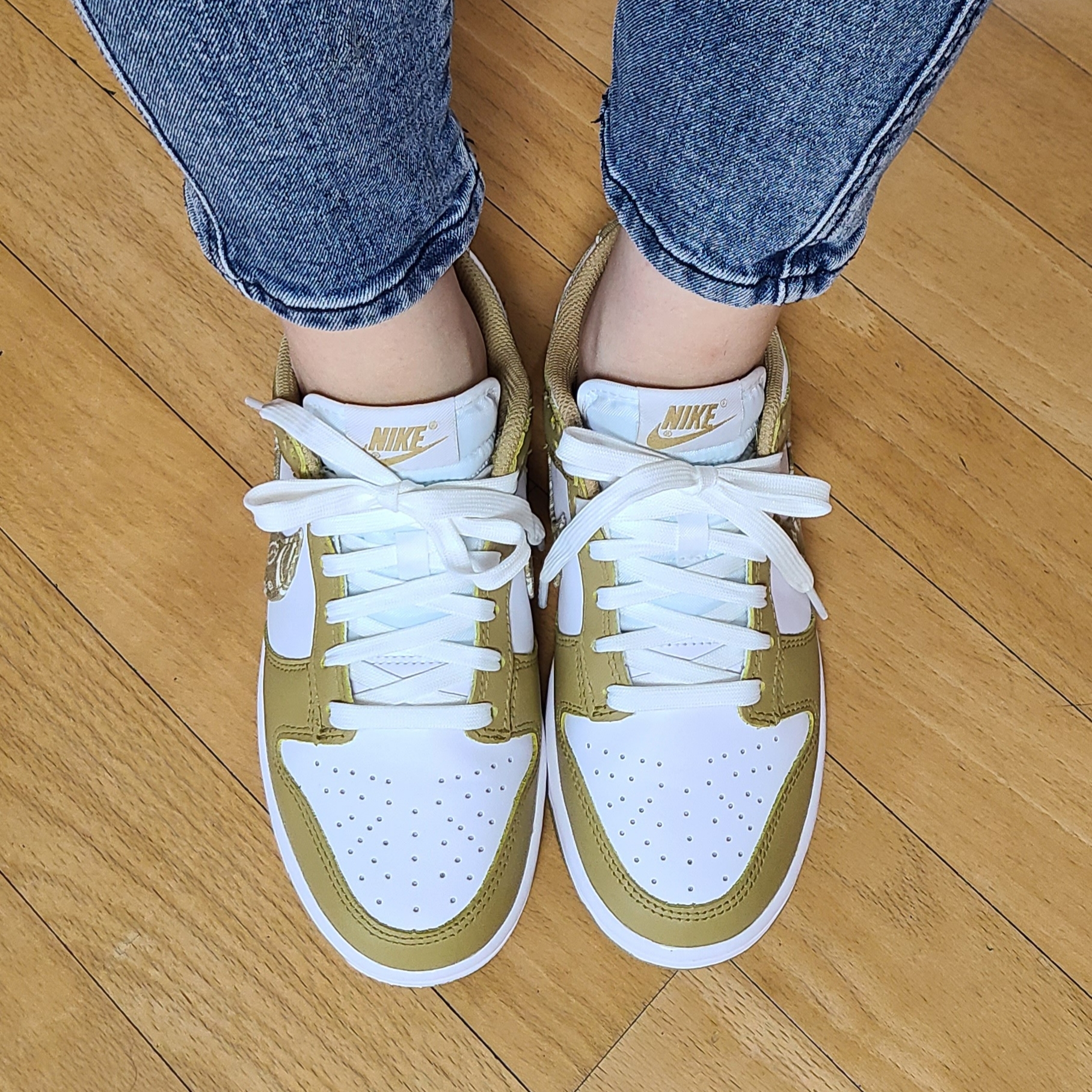 (W) Nike Dunk Low Essential Barley Paisley 착용 스타일 - 2