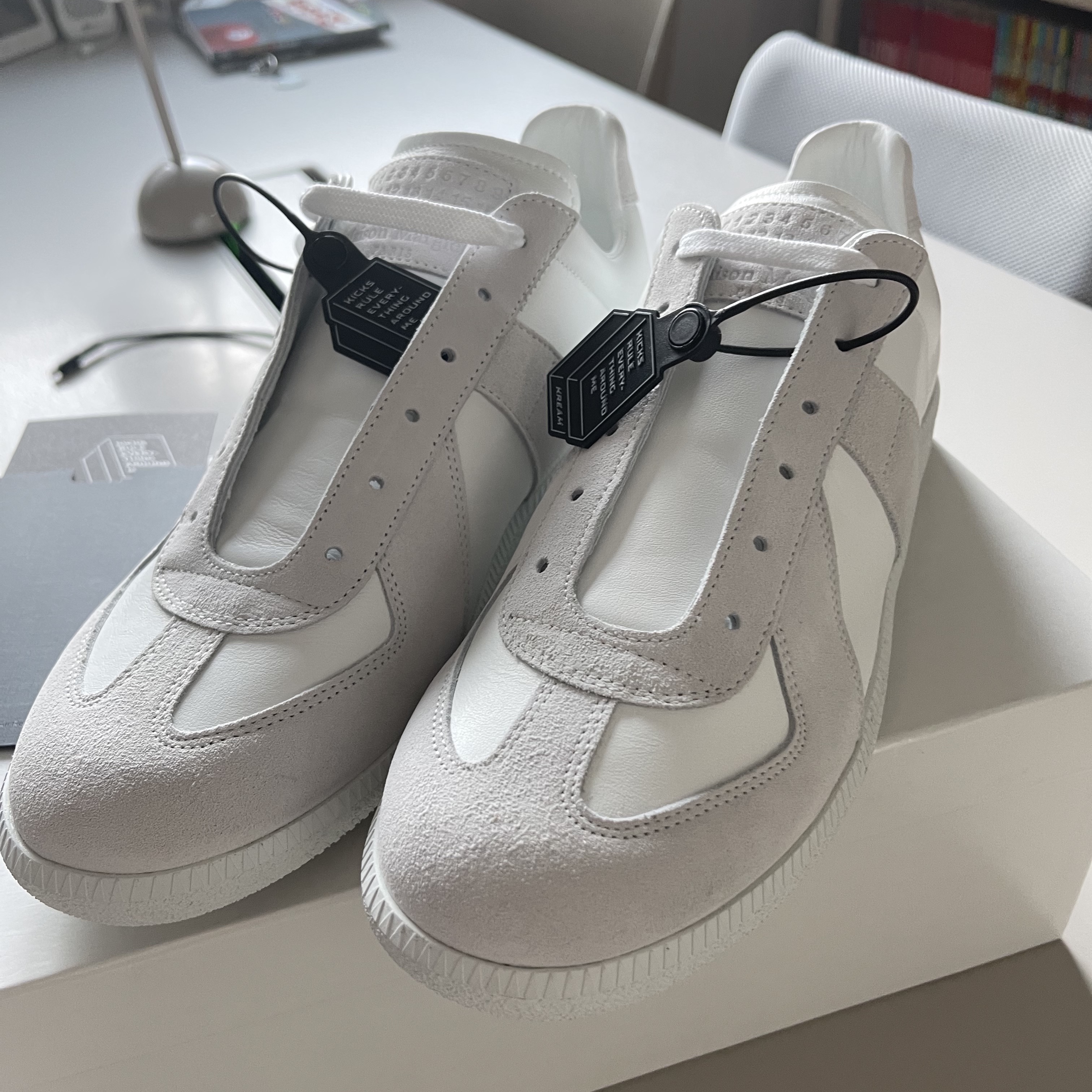 Maison Margiela Calfskin Replica Sneakers White 착용 스타일