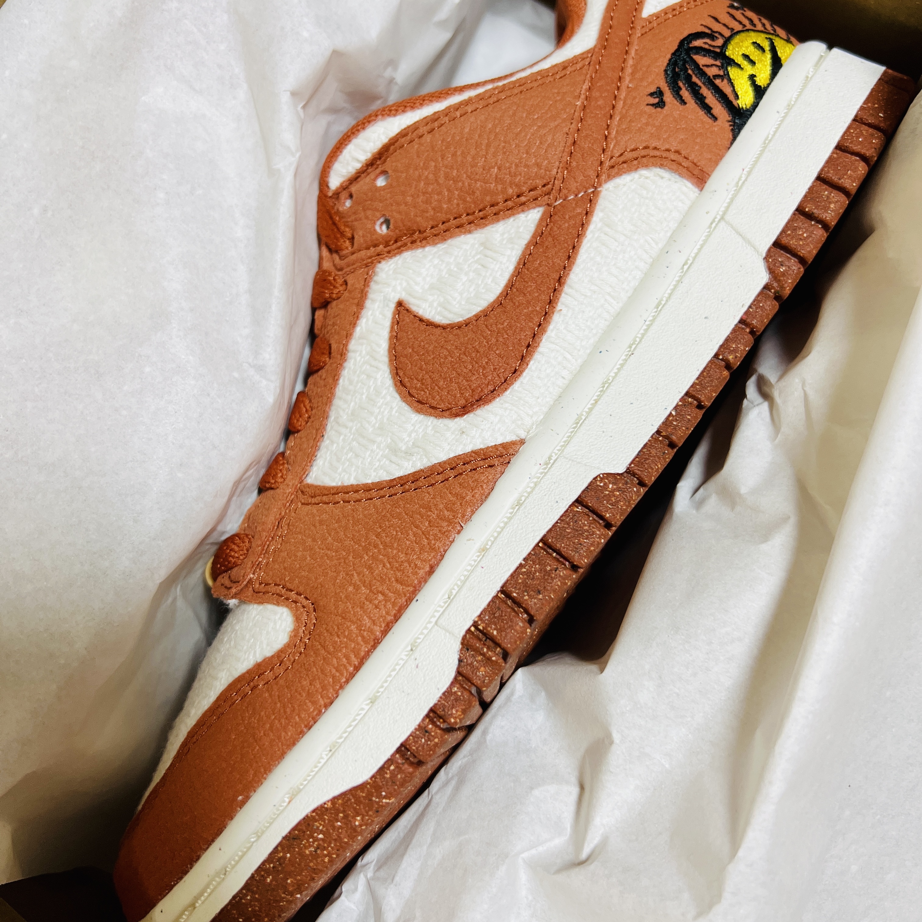 (W) Nike Dunk Low SE Sun Club Burnt Sunrise 착용 스타일 - 3