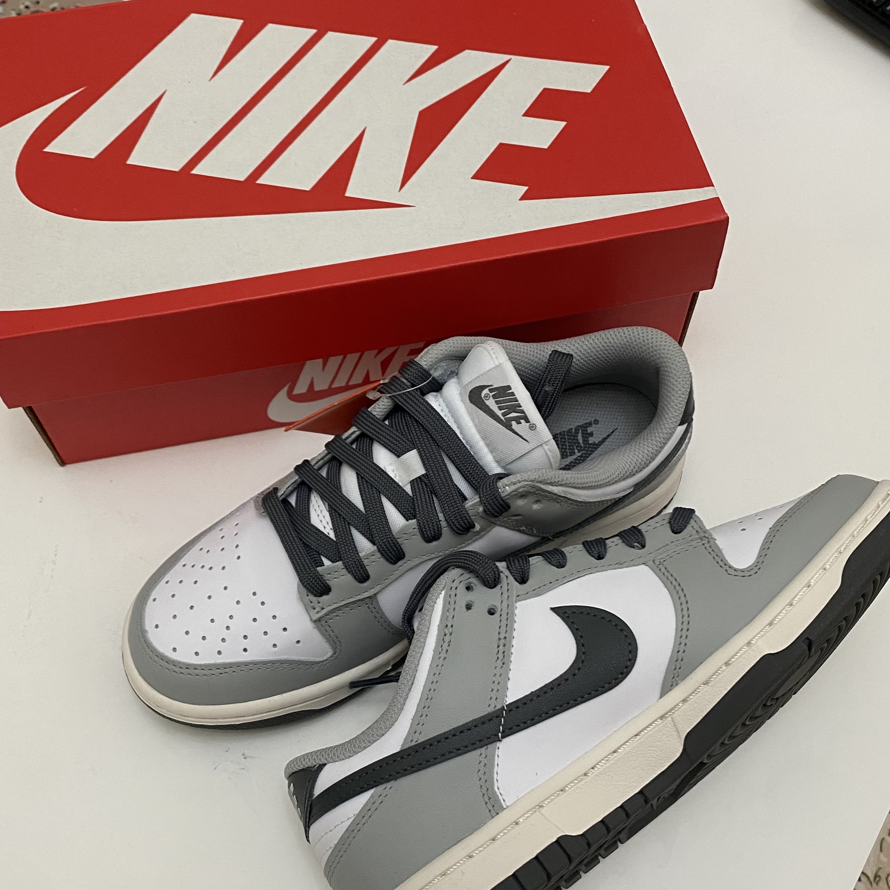 (W) Nike Dunk Low Light Smoke Grey 착용 스타일