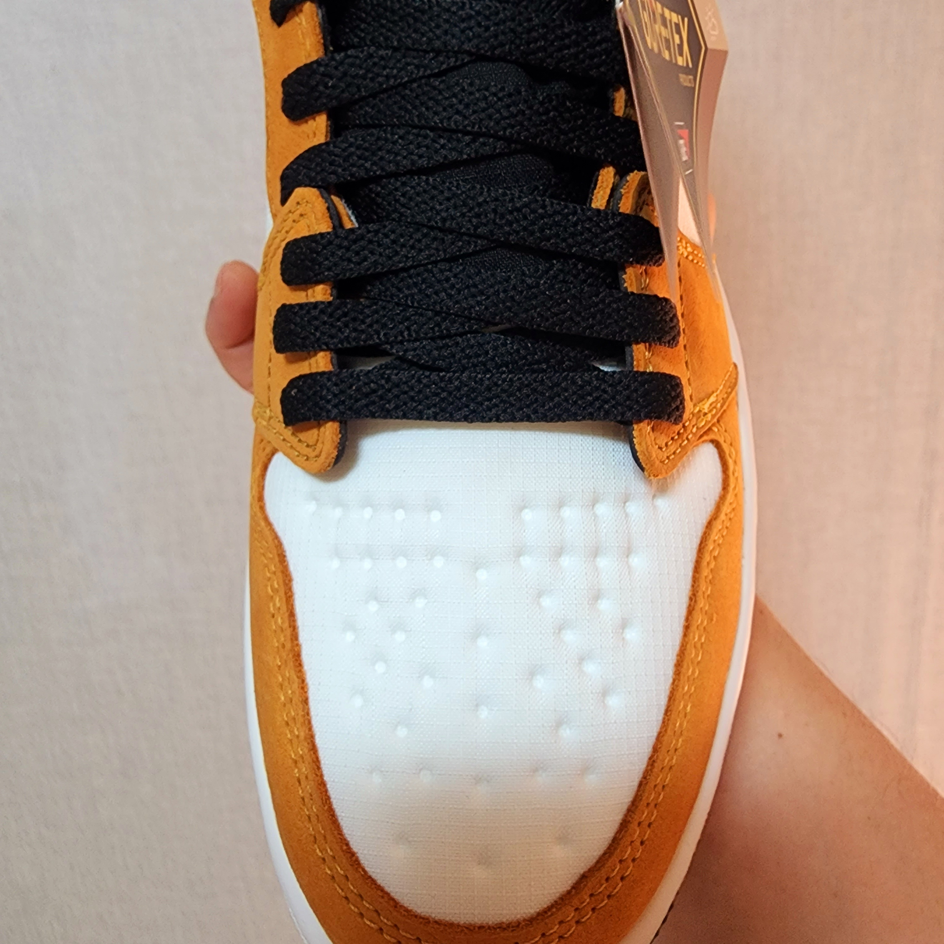 Jordan 1 Element Gore-Tex Light Curry 착용 스타일 - 4