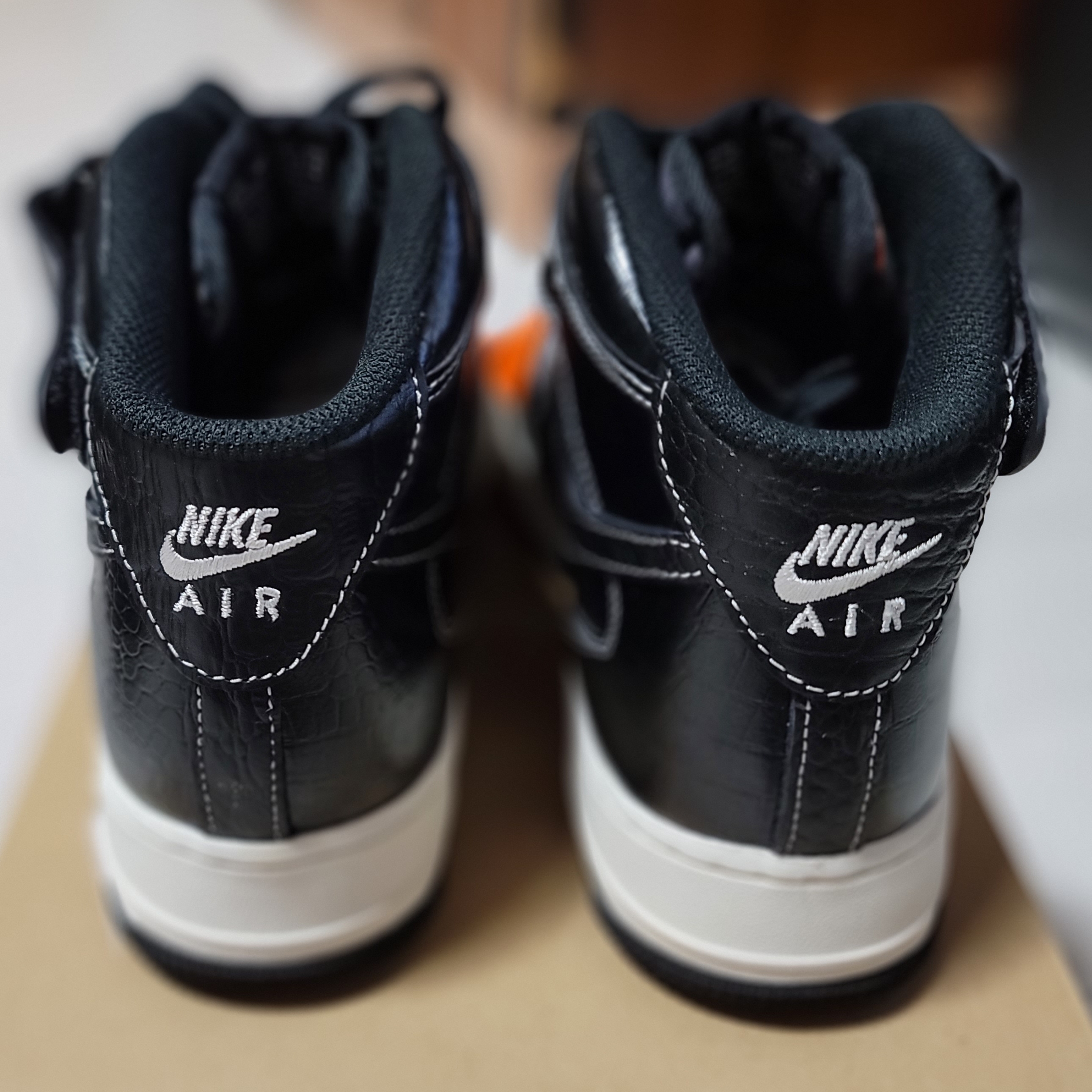 Nike Air Force 1 Mid '07 LX Our Force 1 착용 스타일 - 3