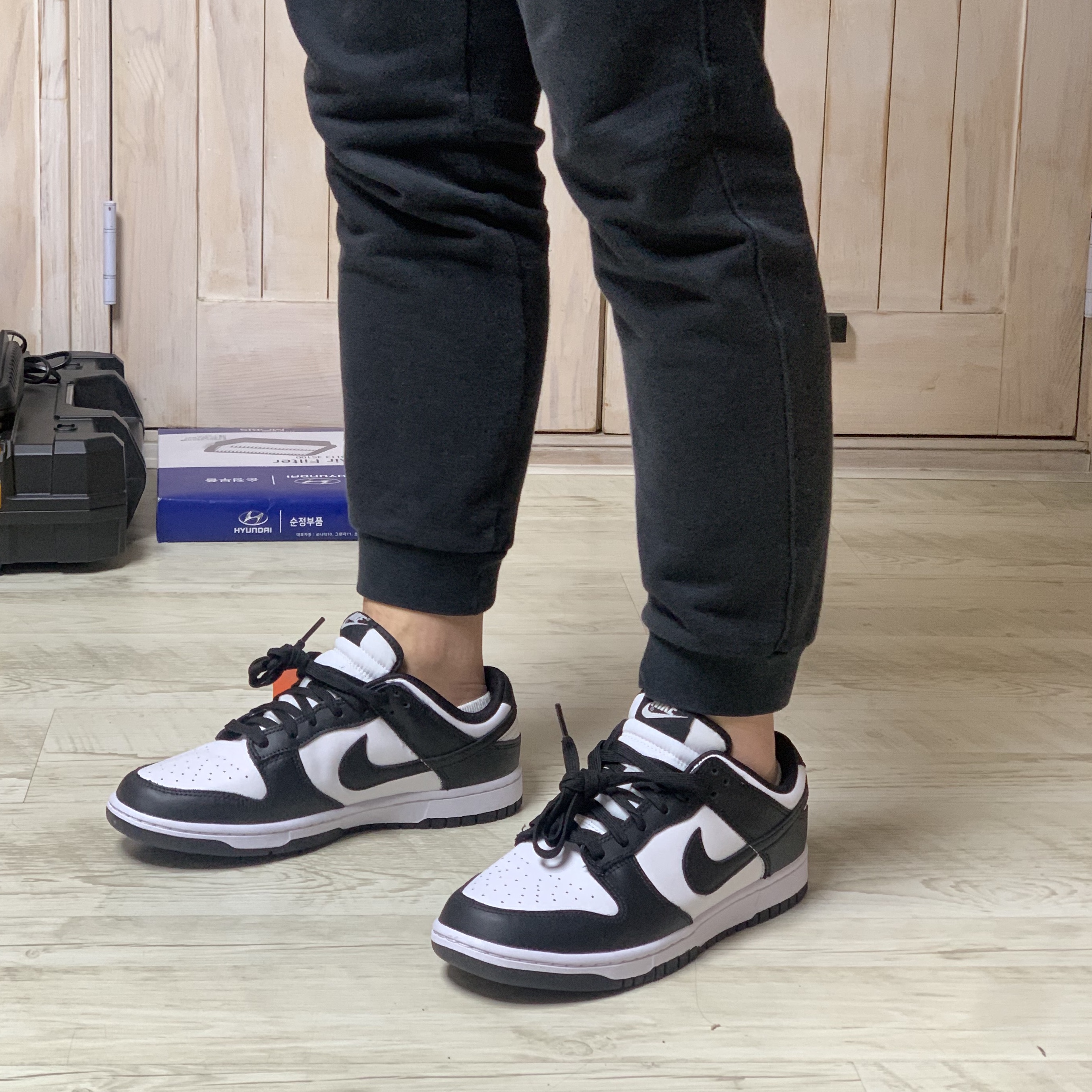Nike Dunk Low Retro Black 착용 스타일 - 3