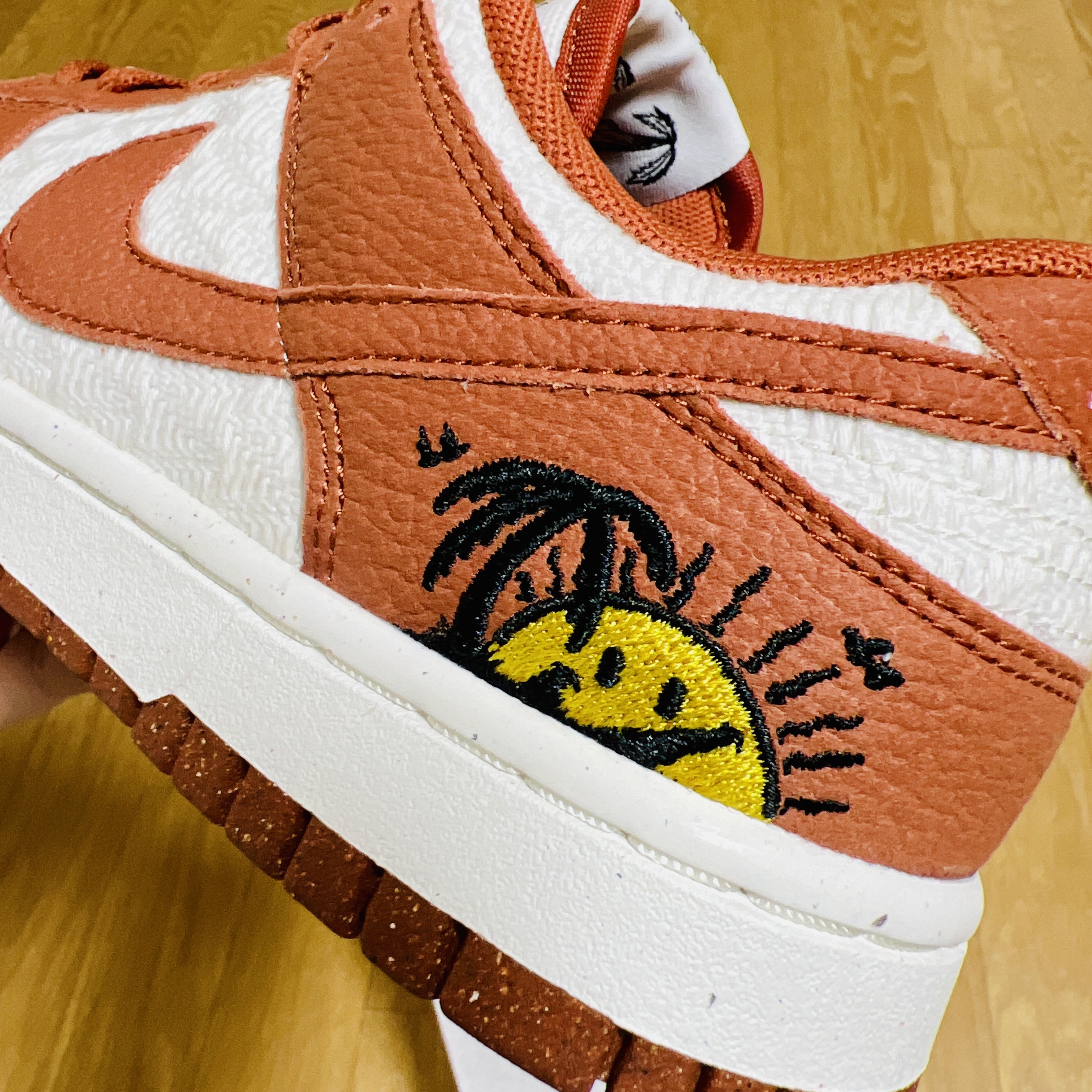 (W) Nike Dunk Low SE Sun Club Burnt Sunrise 착용 스타일 - 1