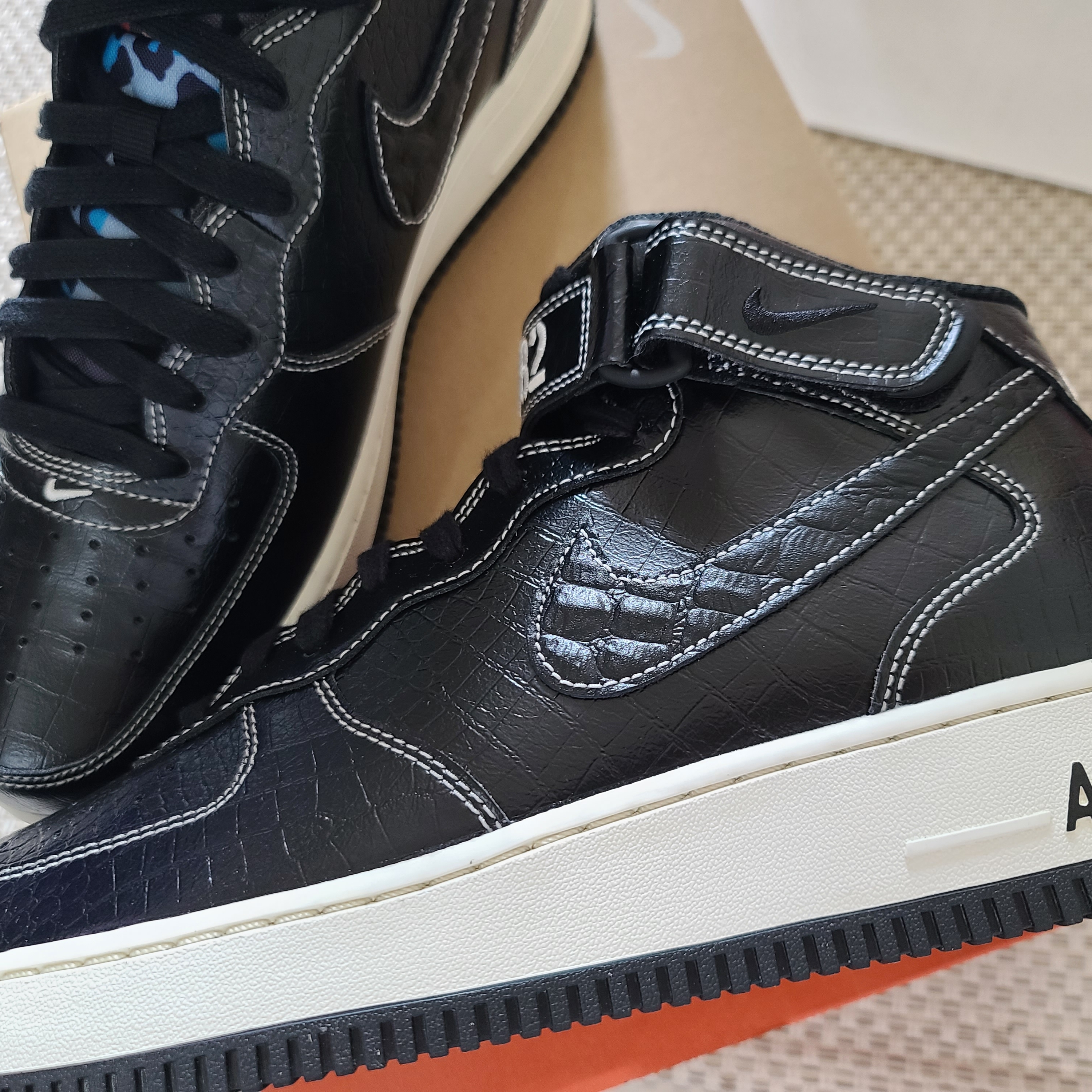 Nike Air Force 1 Mid '07 LX Our Force 1 착용 스타일 - 3