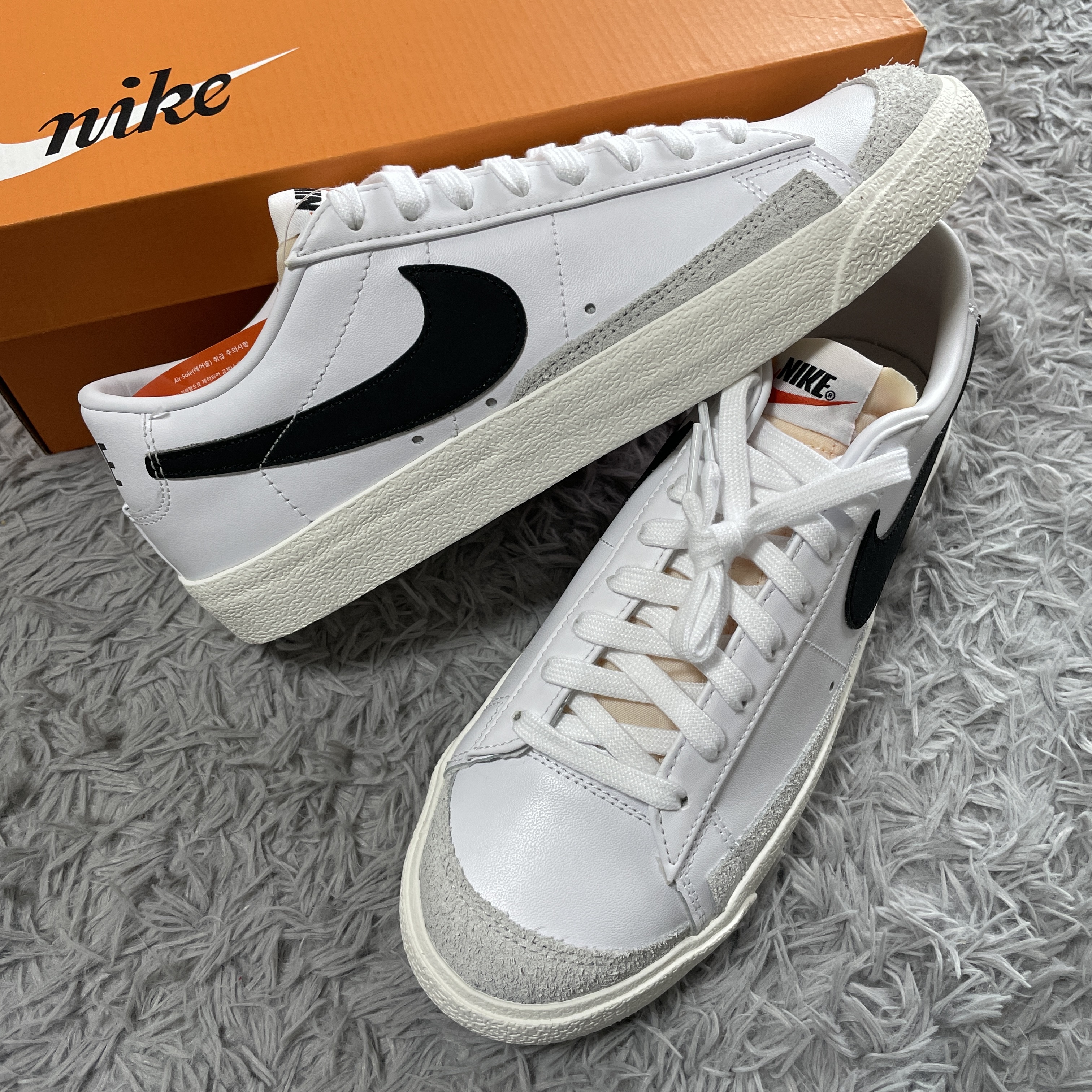 Nike Blazer Low '77 Vintage Black 착용 스타일 - 2