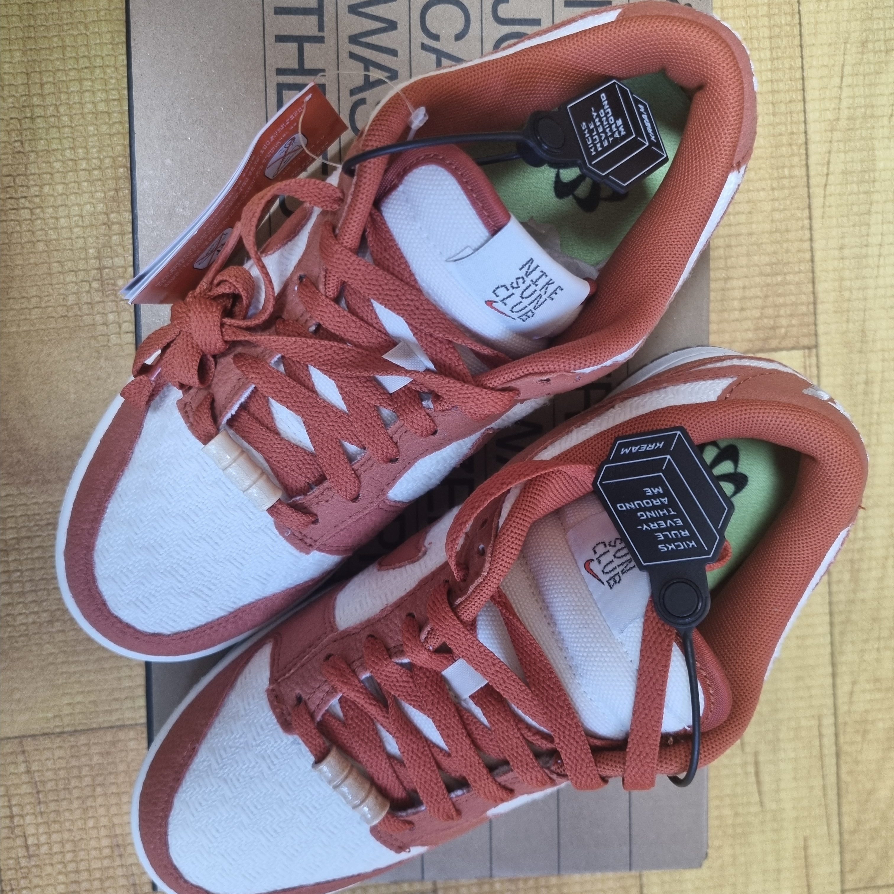 (W) Nike Dunk Low SE Sun Club Burnt Sunrise 착용 스타일
