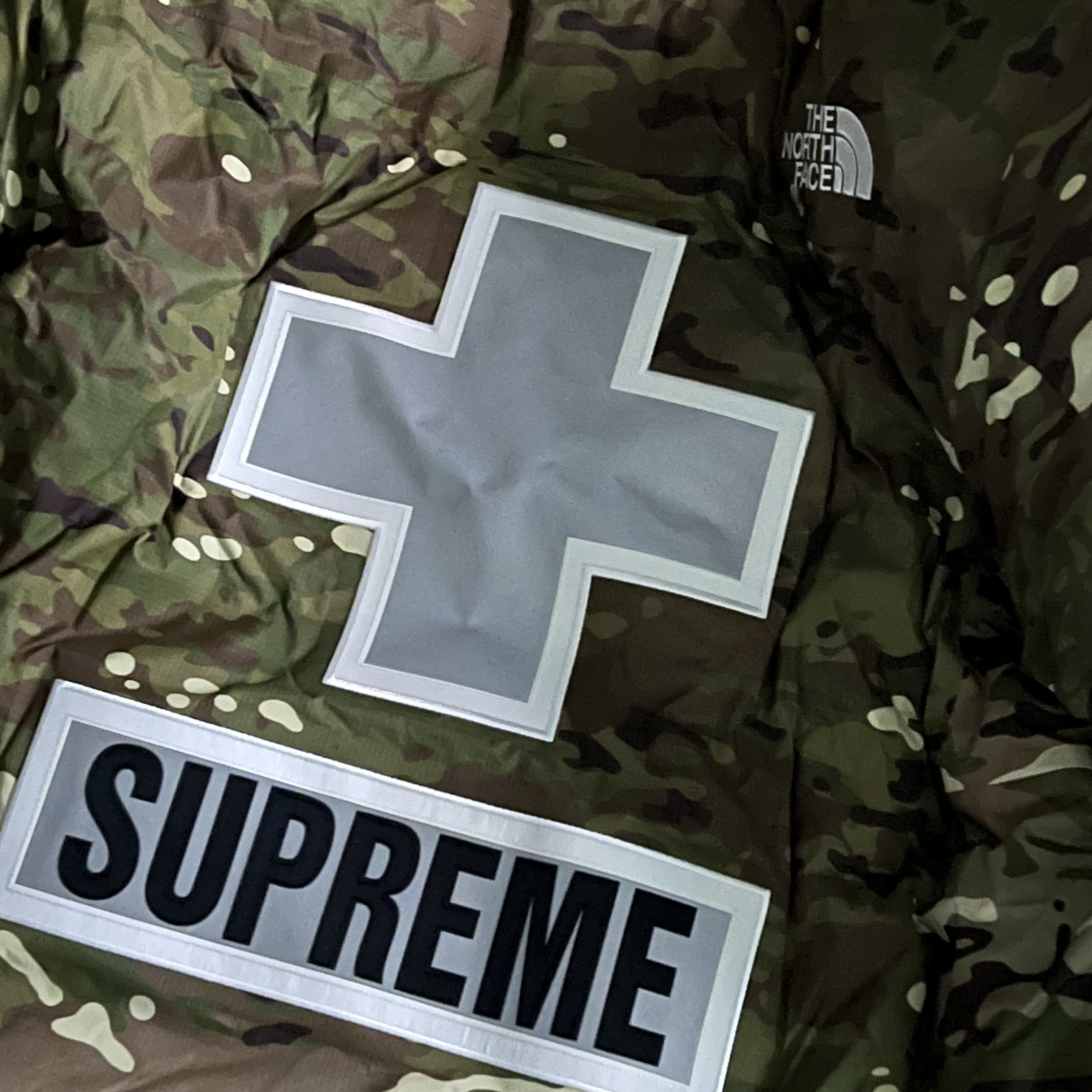 Supreme x The North Face Summit Series Rescue Baltoro Jacket Multi Camo - 22SS 착용 스타일 - 2