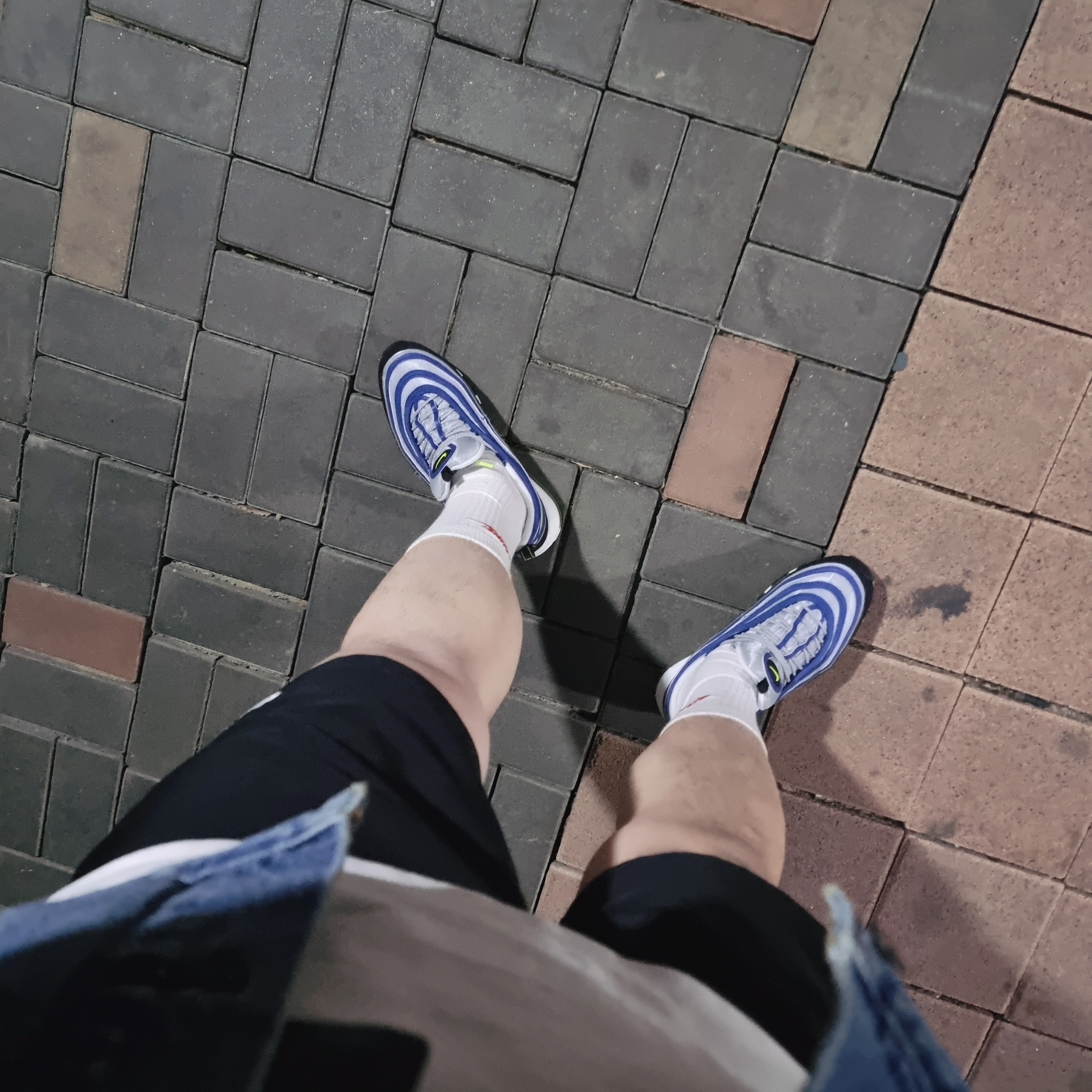 Nike Air Max 97 OG Atlantic Blue and Voltage Yellow 착용 스타일