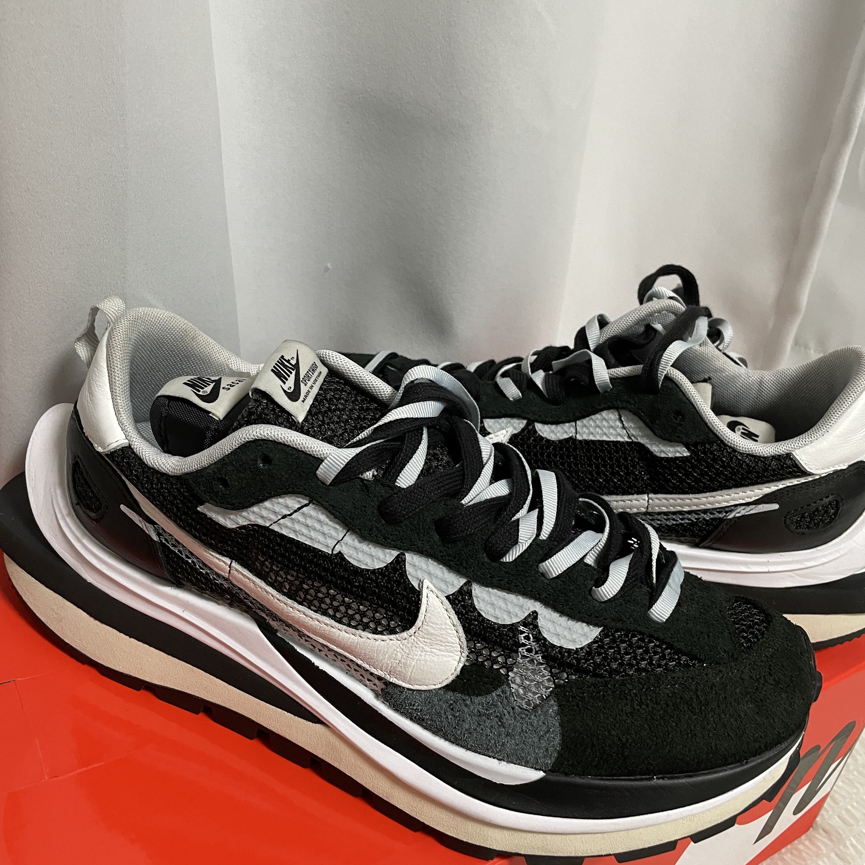 Nike x Sacai VaporWaffle Black White 착용 스타일