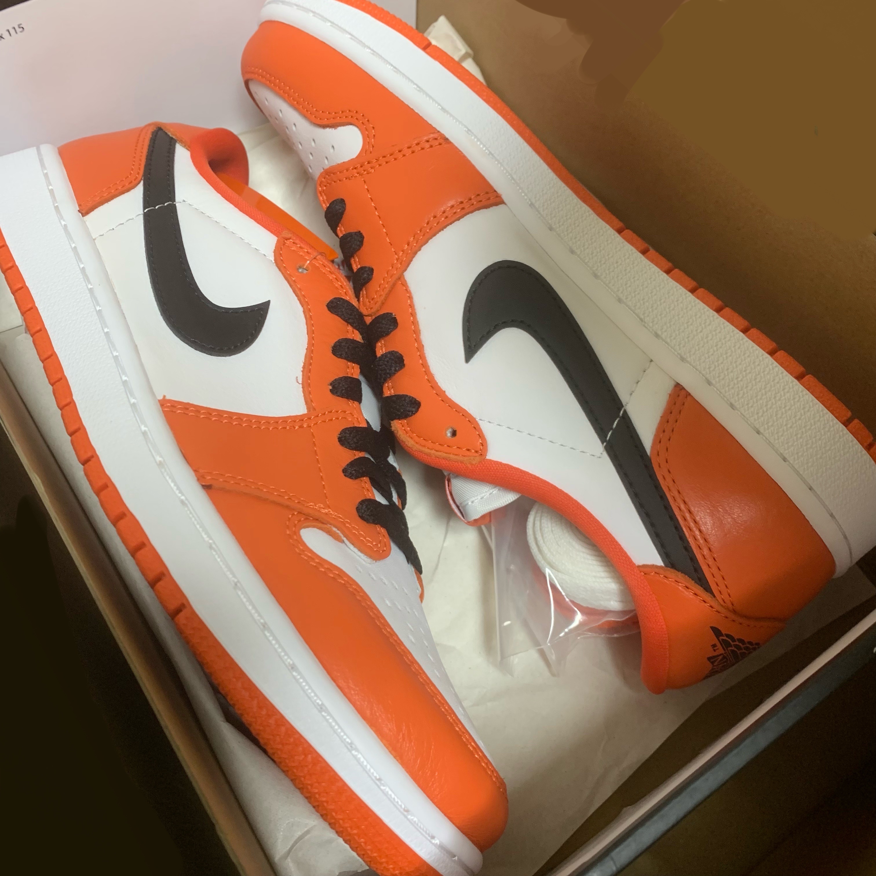 Jordan 1 Low OG Starfish 착용 스타일