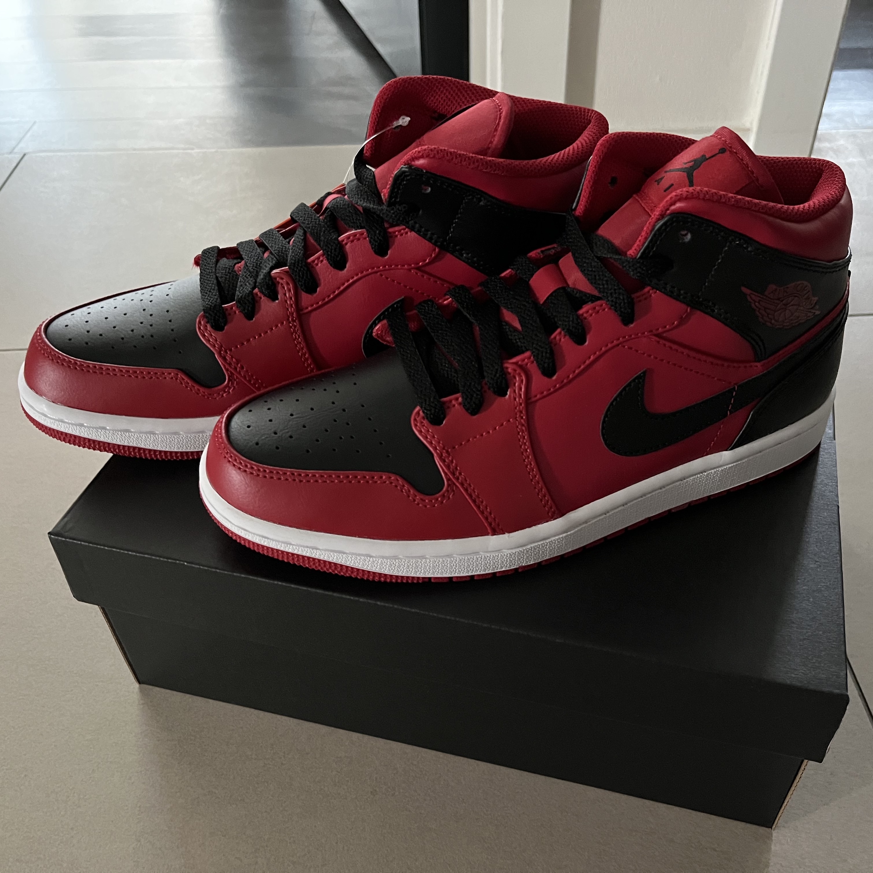 Jordan 1 Mid Reverse Bred 착용 스타일