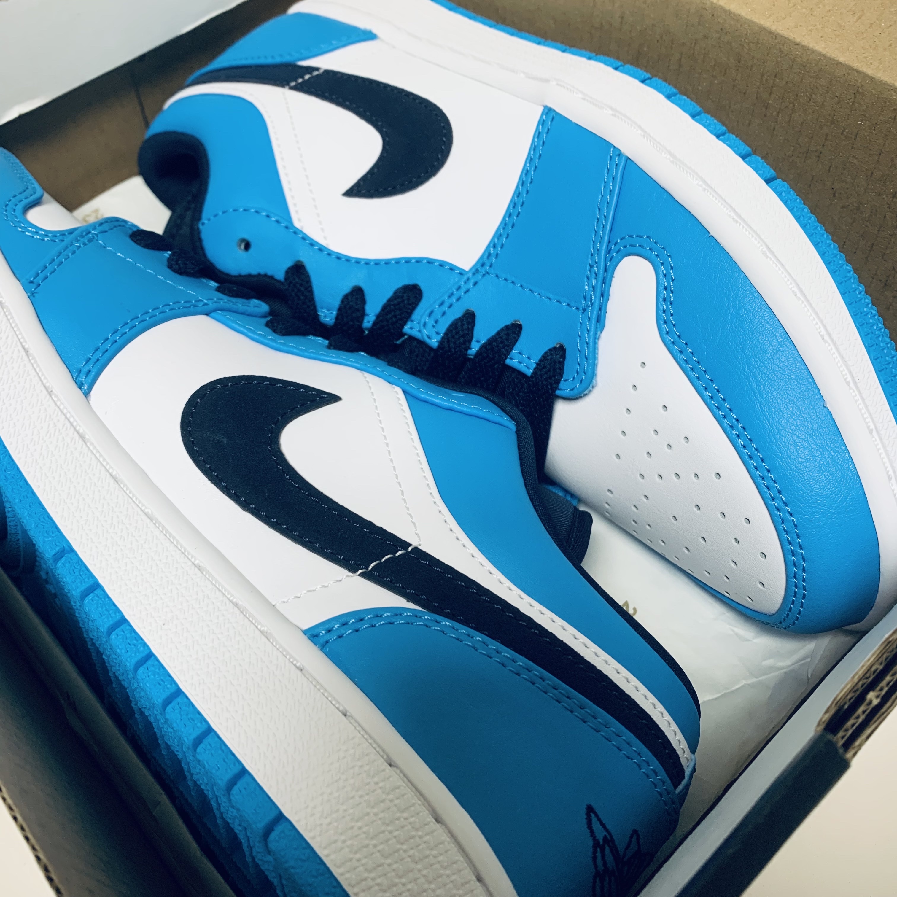 Jordan 1 Low Dark Powder Blue 착용 스타일
