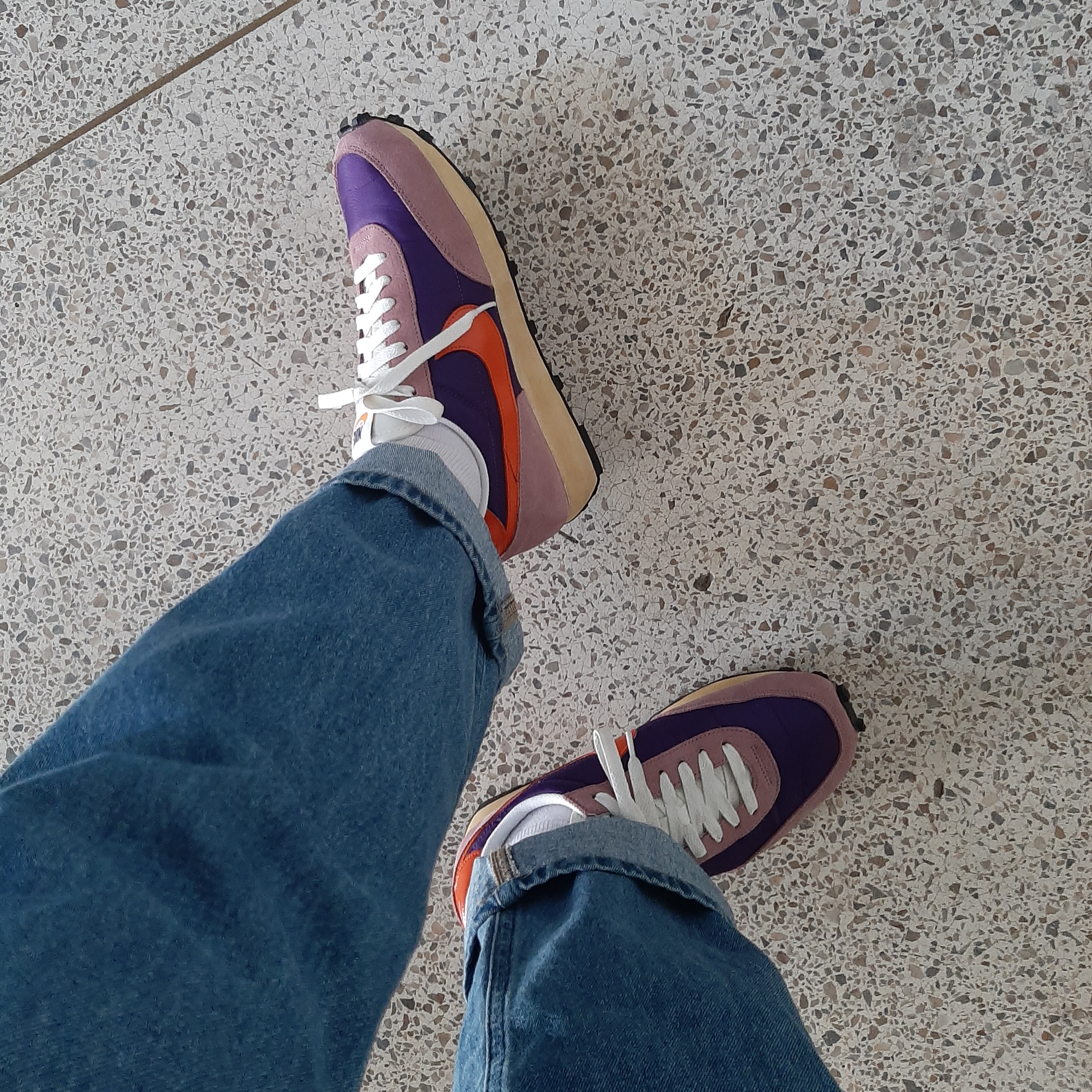 (W) Nike Daybreak Eggplant Plum Dust 착용 스타일