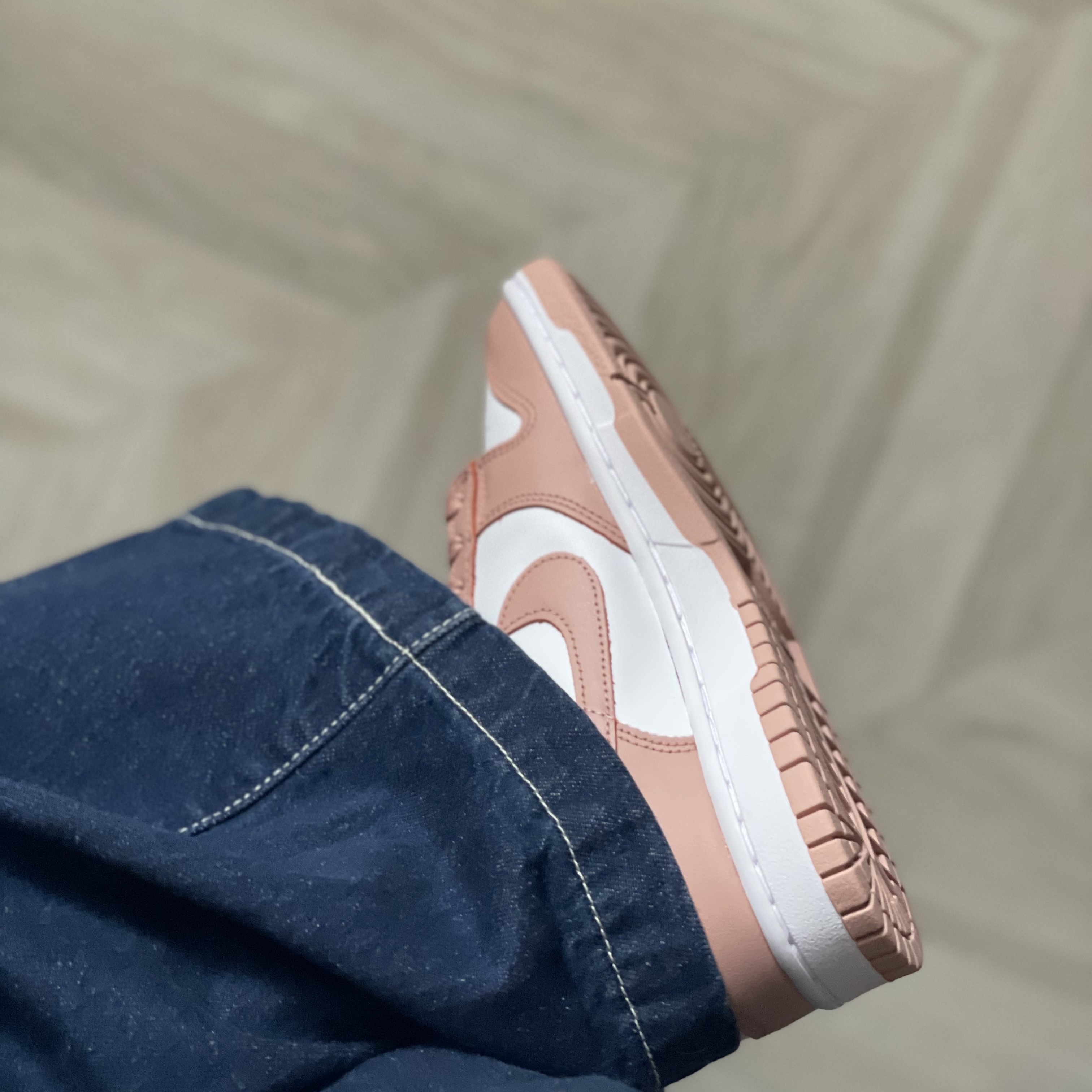 (W) Nike Dunk Low Rose Whisper 착용 스타일 - 3