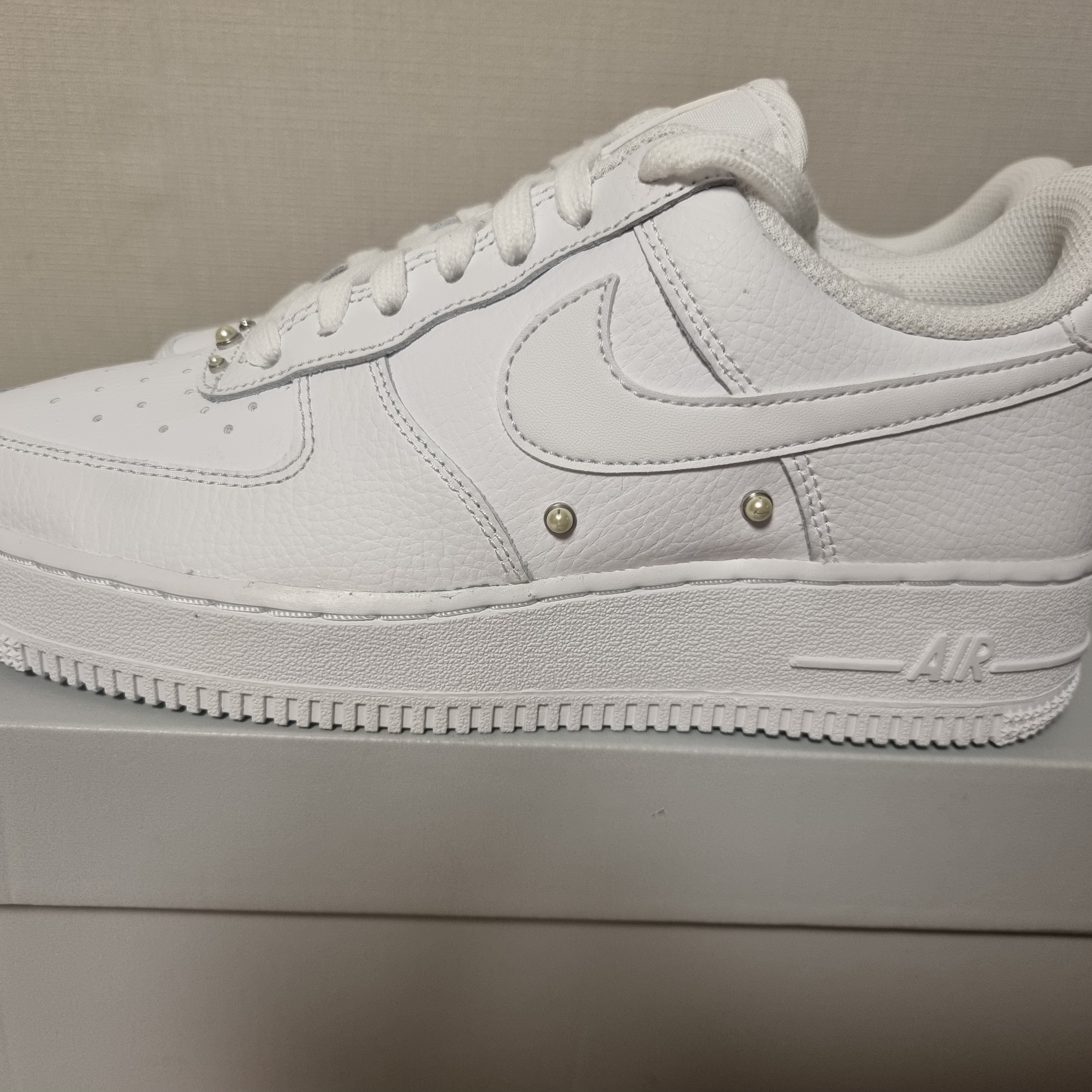 (W) Nike Air Force 1 '07 SE White Pearl 착용 스타일