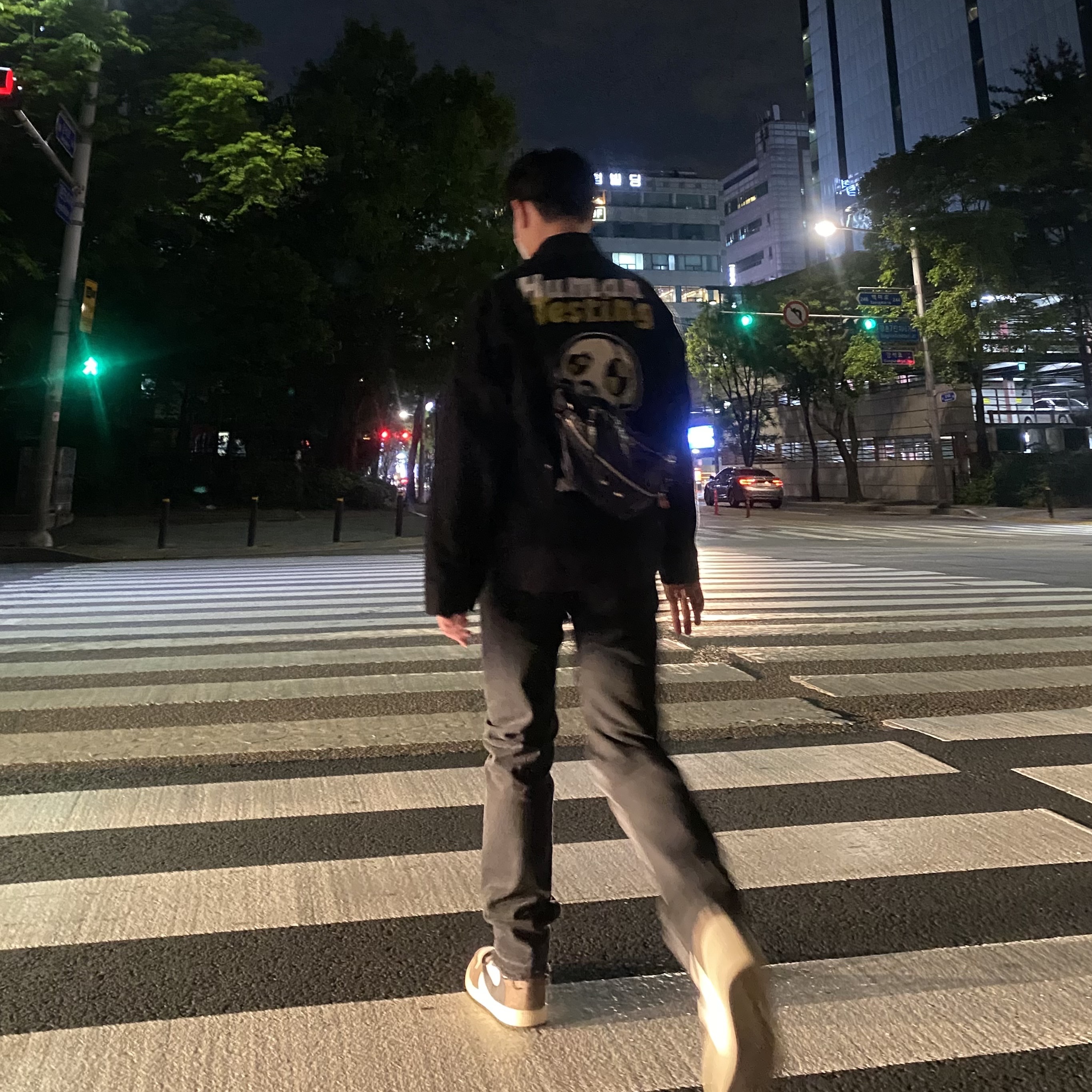Human Made x A$AP Rocky Human Testing Denim Jacket Black, Jordan 1 x Travis Scott Retro High OG SP Mocha 착용 스타일 - 4