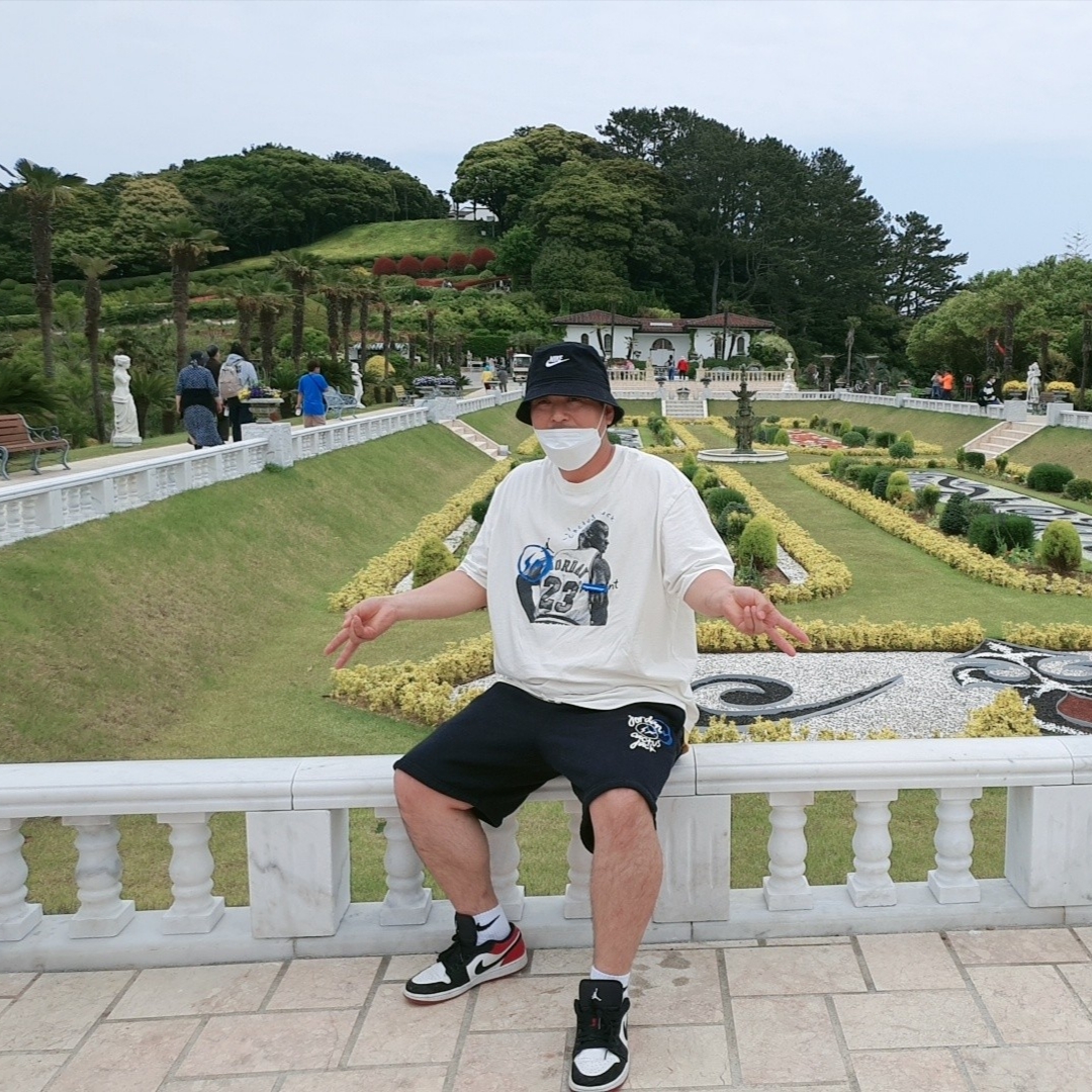 Jordan x Travis Scott x Fragment Shorts Black (DJ0617-010), Jordan x Travis Scott x Fragment T-Shirt Sail (DJ0619-133) 착용 스타일