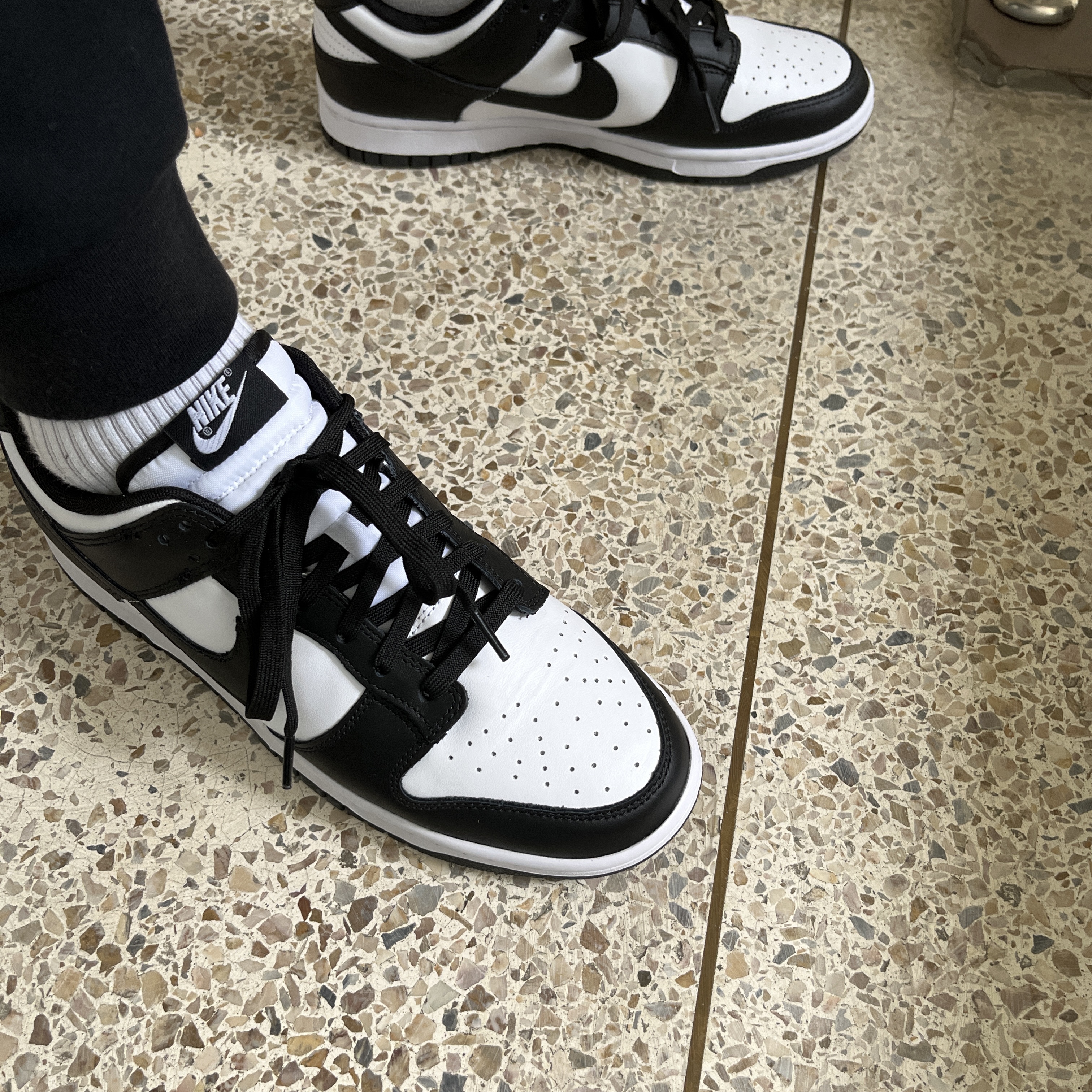 Nike Dunk Low Retro Black 착용 스타일
