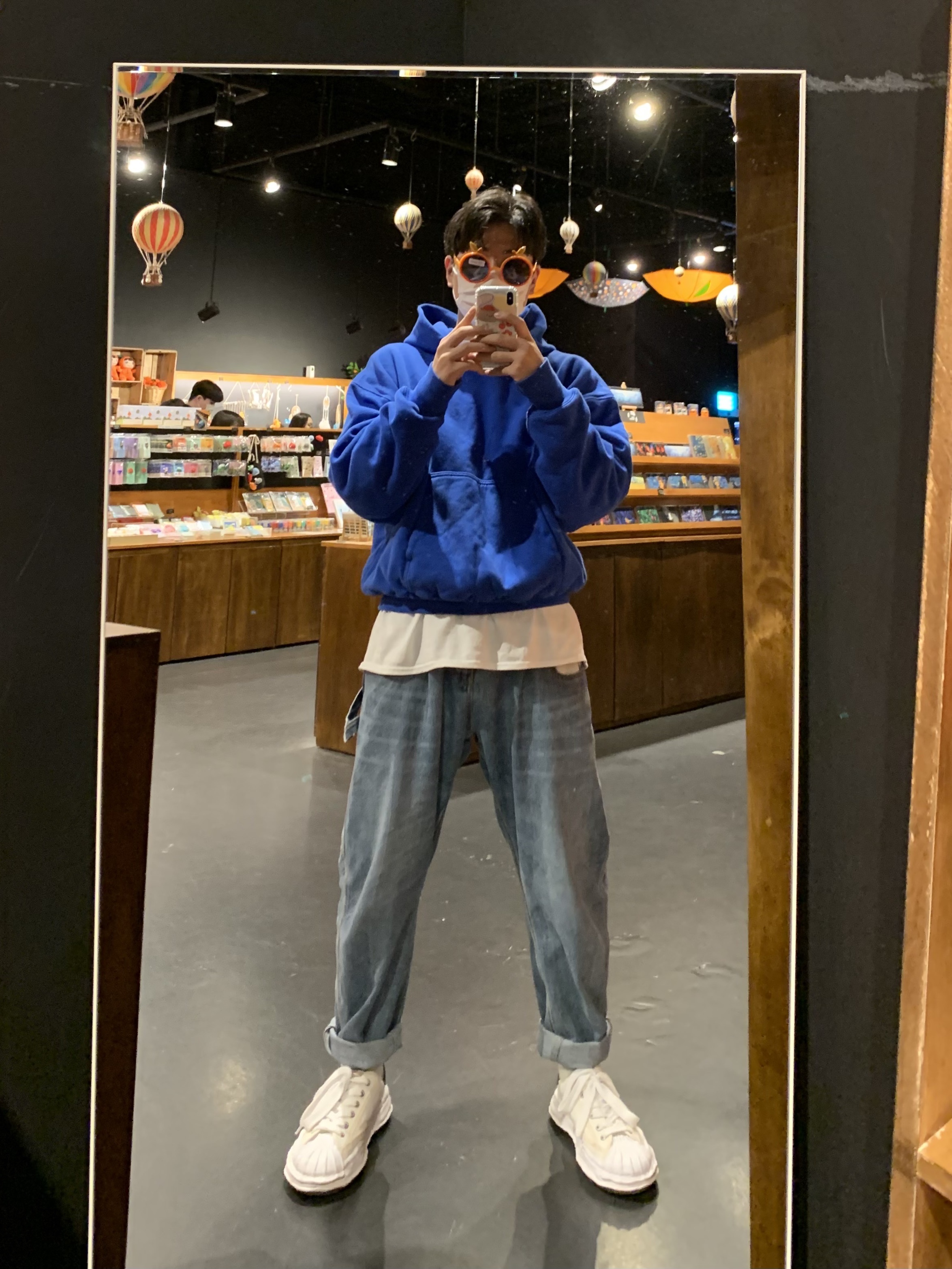 Maison Mihara Yasuhiro Blakey OG Sole Canvas Low-top Sneakers White, Yeezy Gap Hoodie Blue 착용 스타일 - 3
