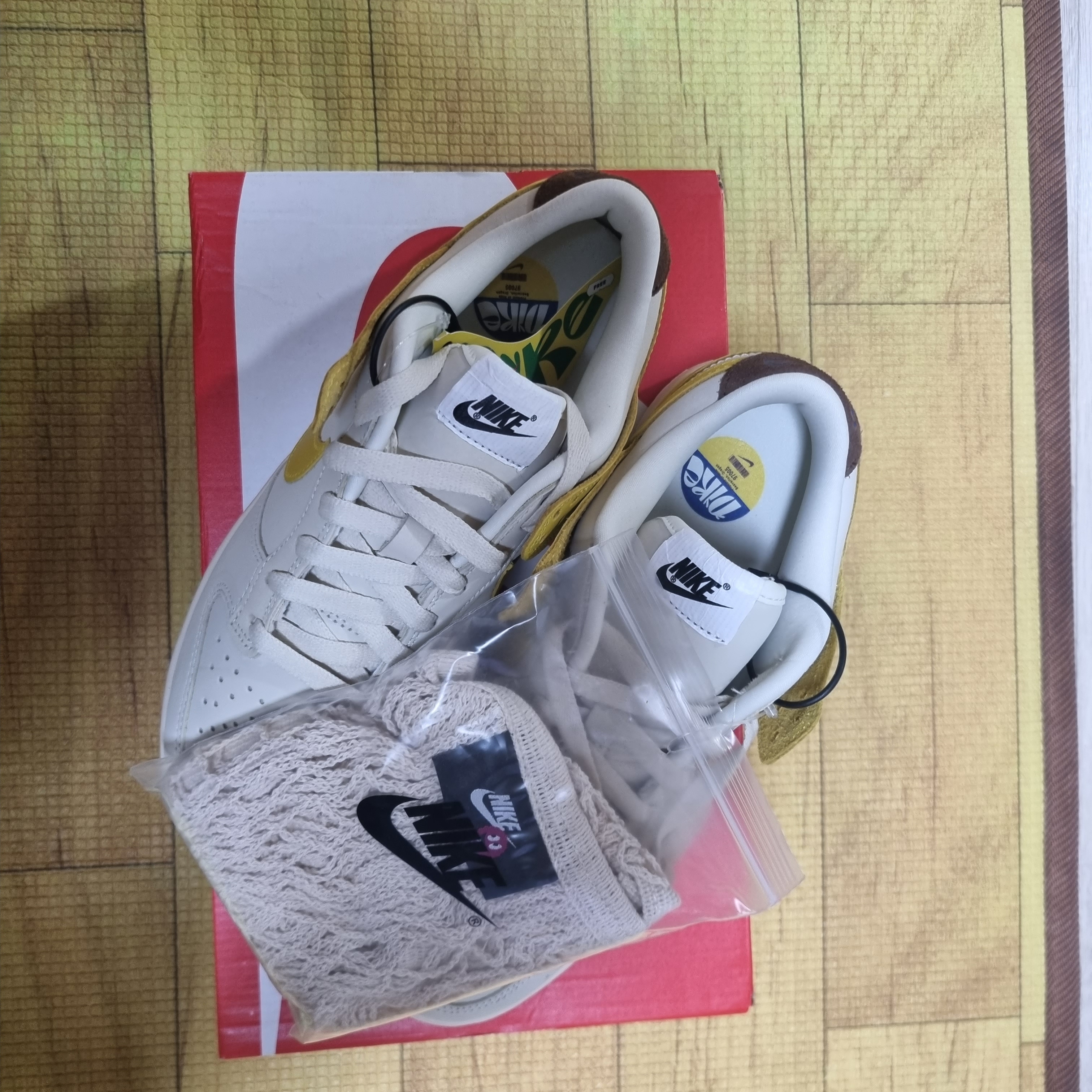 (W) Nike Dunk Low LX Banana 착용 스타일