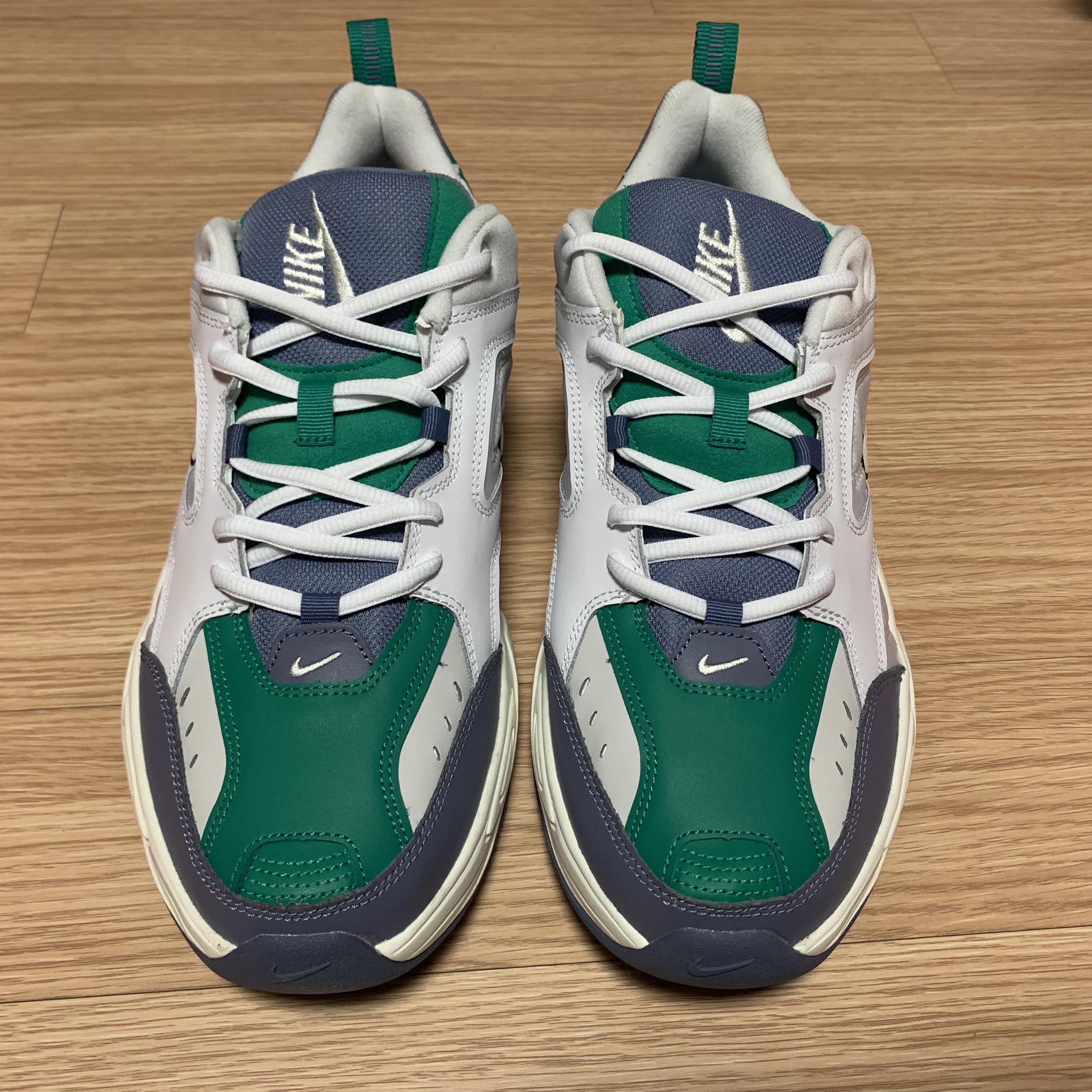 Nike M2K Tekno Platinum Tint 착용 스타일 - 1