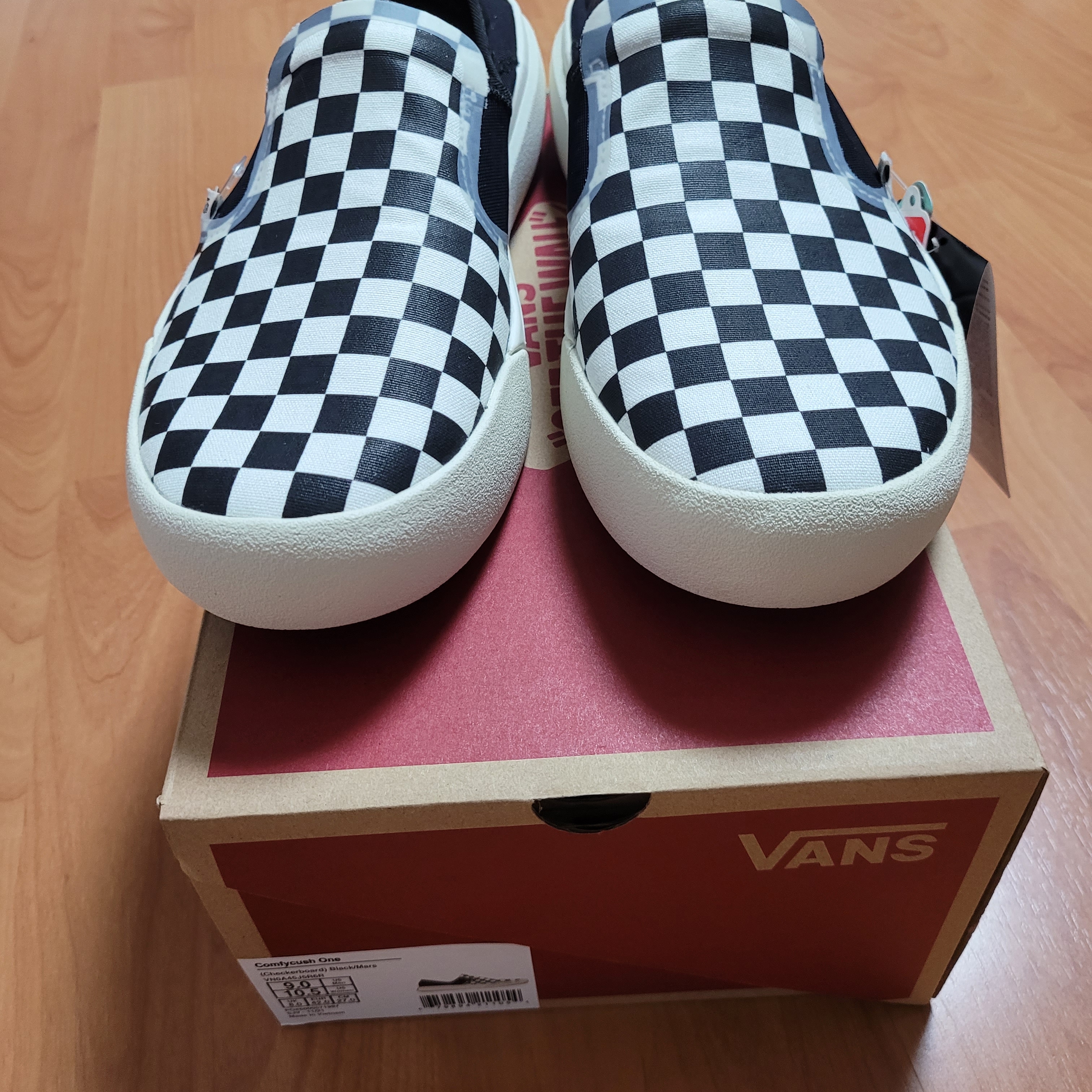 Vans Checkerboard Comfycush One Black 착용 스타일 - 2