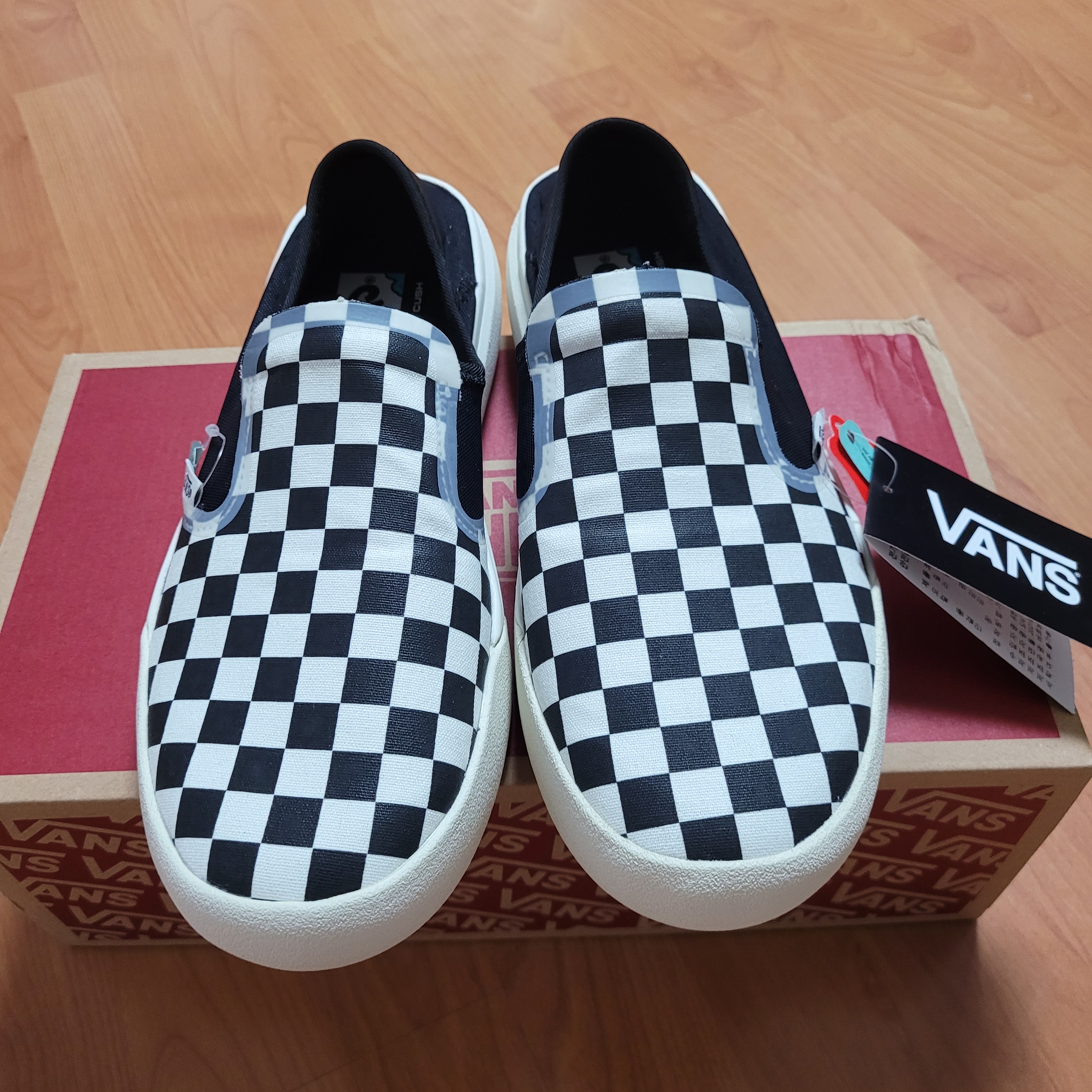 Vans Checkerboard Comfycush One Black 착용 스타일 - 4