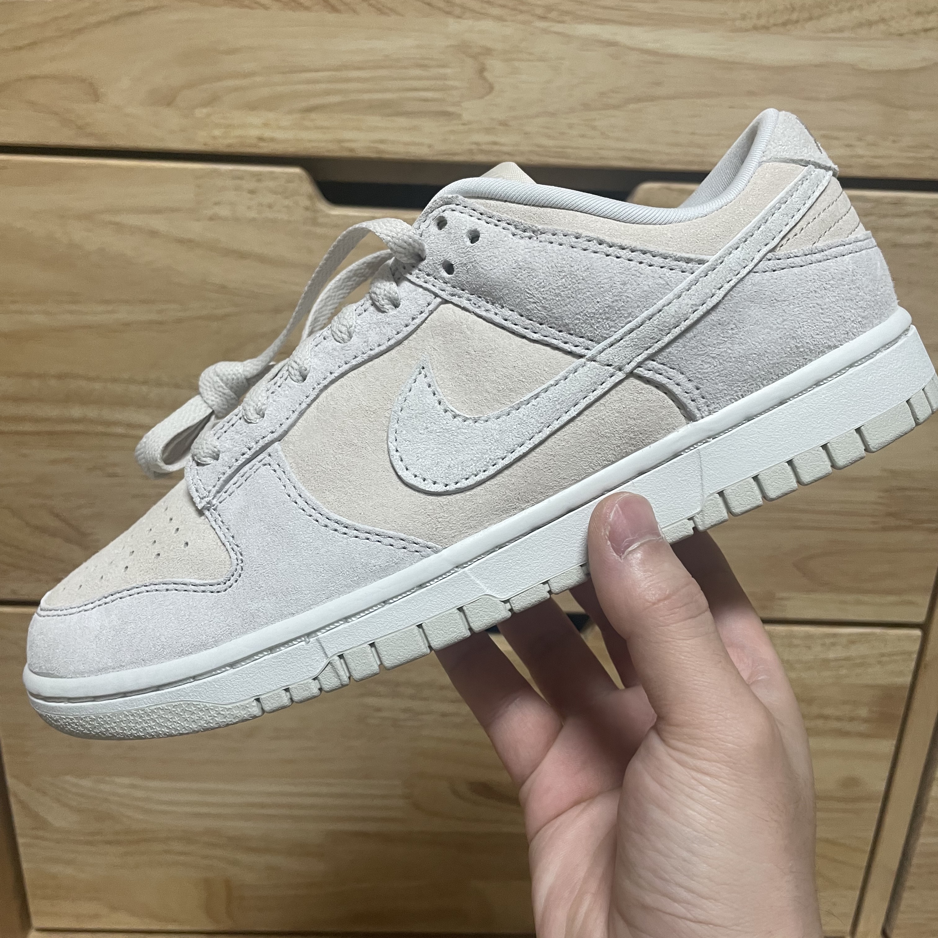 Nike Dunk Low Retro PRM Vast Grey 착용 스타일 - 1