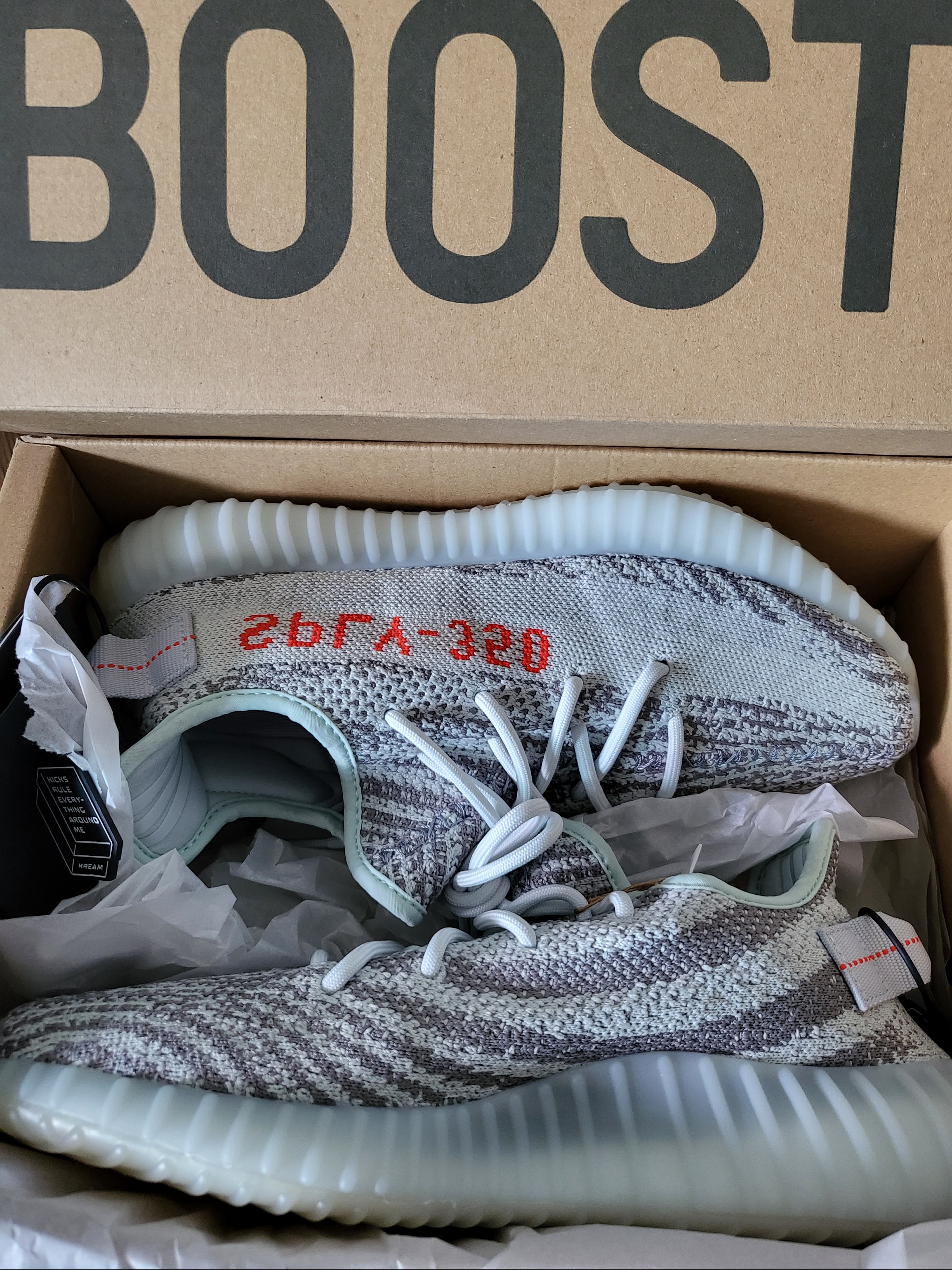 Adidas Yeezy Boost 350 V2 Blue Tint 2017 착용 스타일
