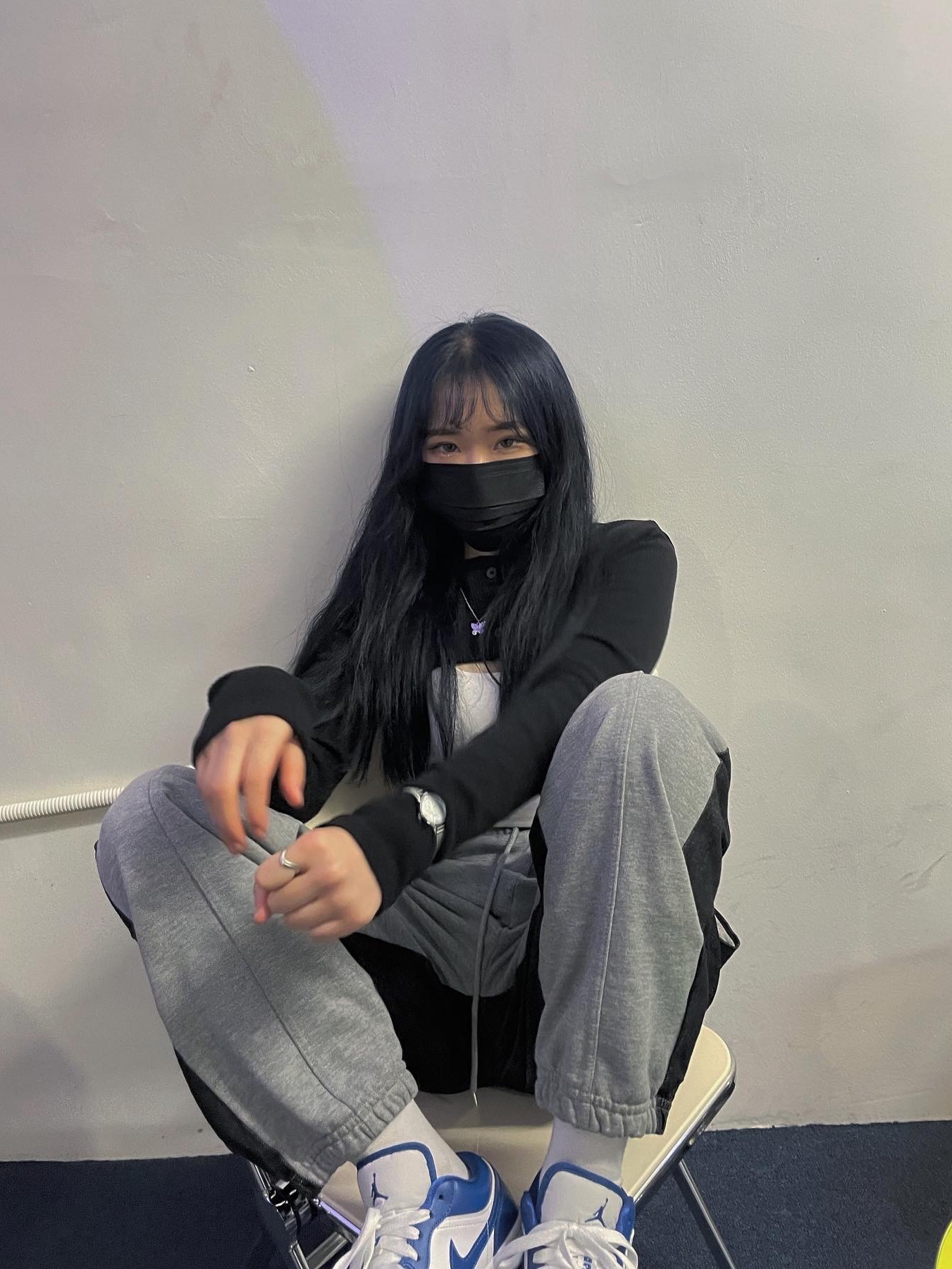 (W) Jordan 1 Low White Dark Marina Blue 착용 스타일 - 2