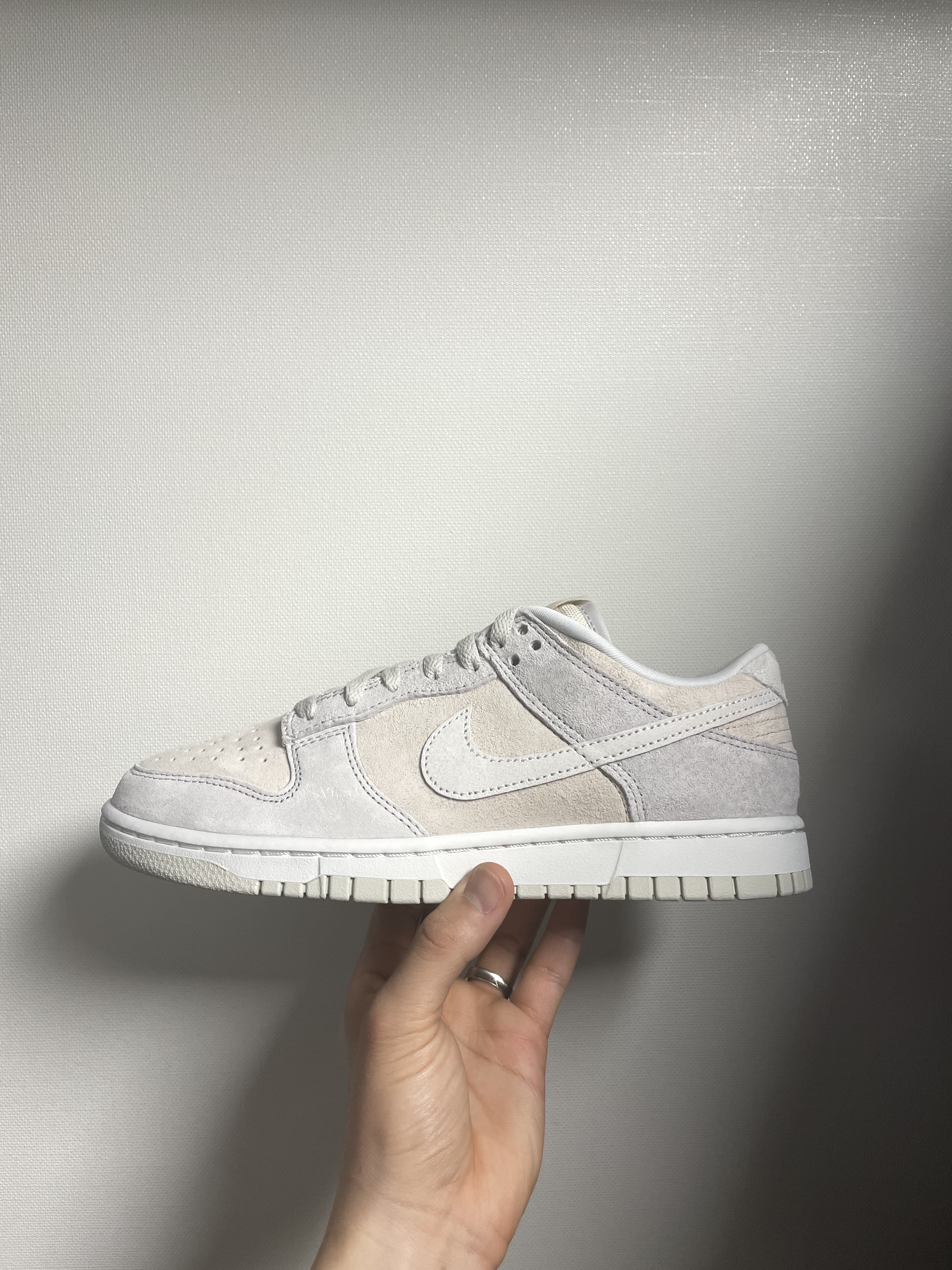Nike Dunk Low Retro PRM Vast Grey 착용 스타일