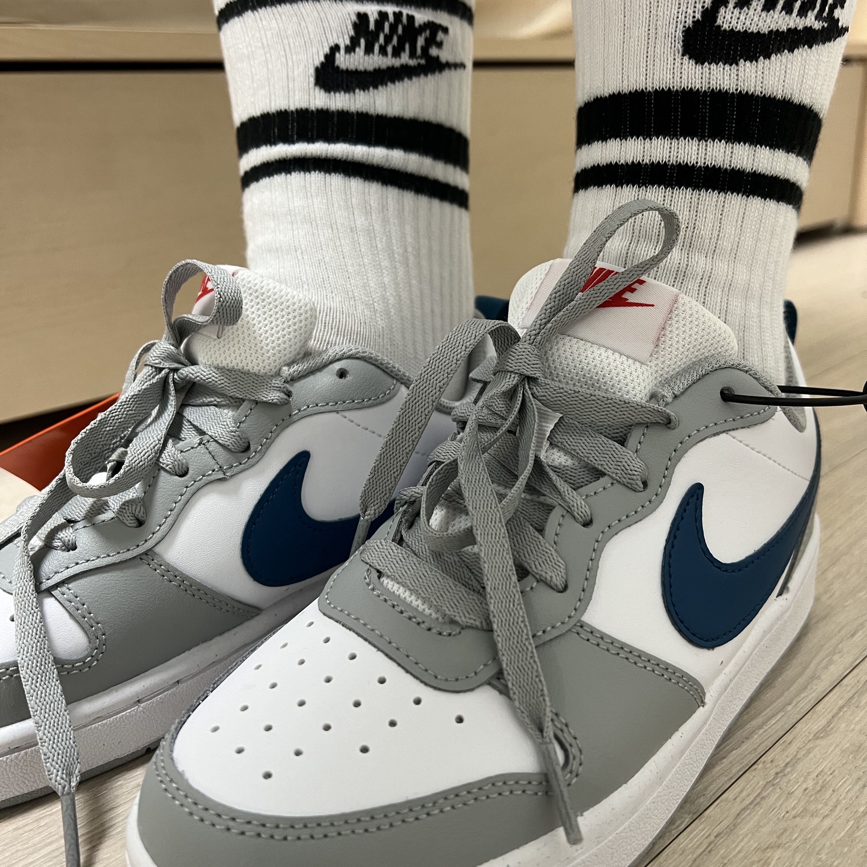 (GS) Nike Court Borough Low 2 Light Smoke Grey 착용 스타일