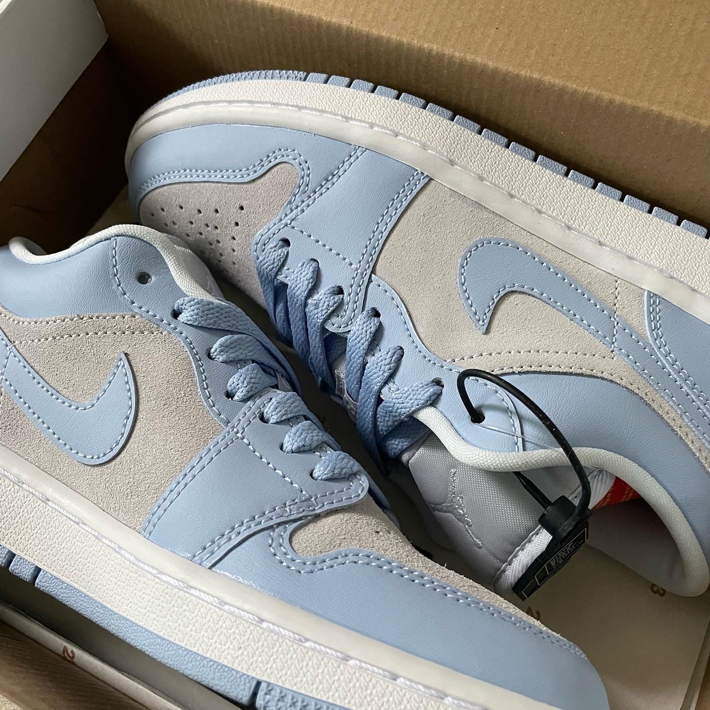 (W) Jordan 1 Low Aluminum 착용 스타일