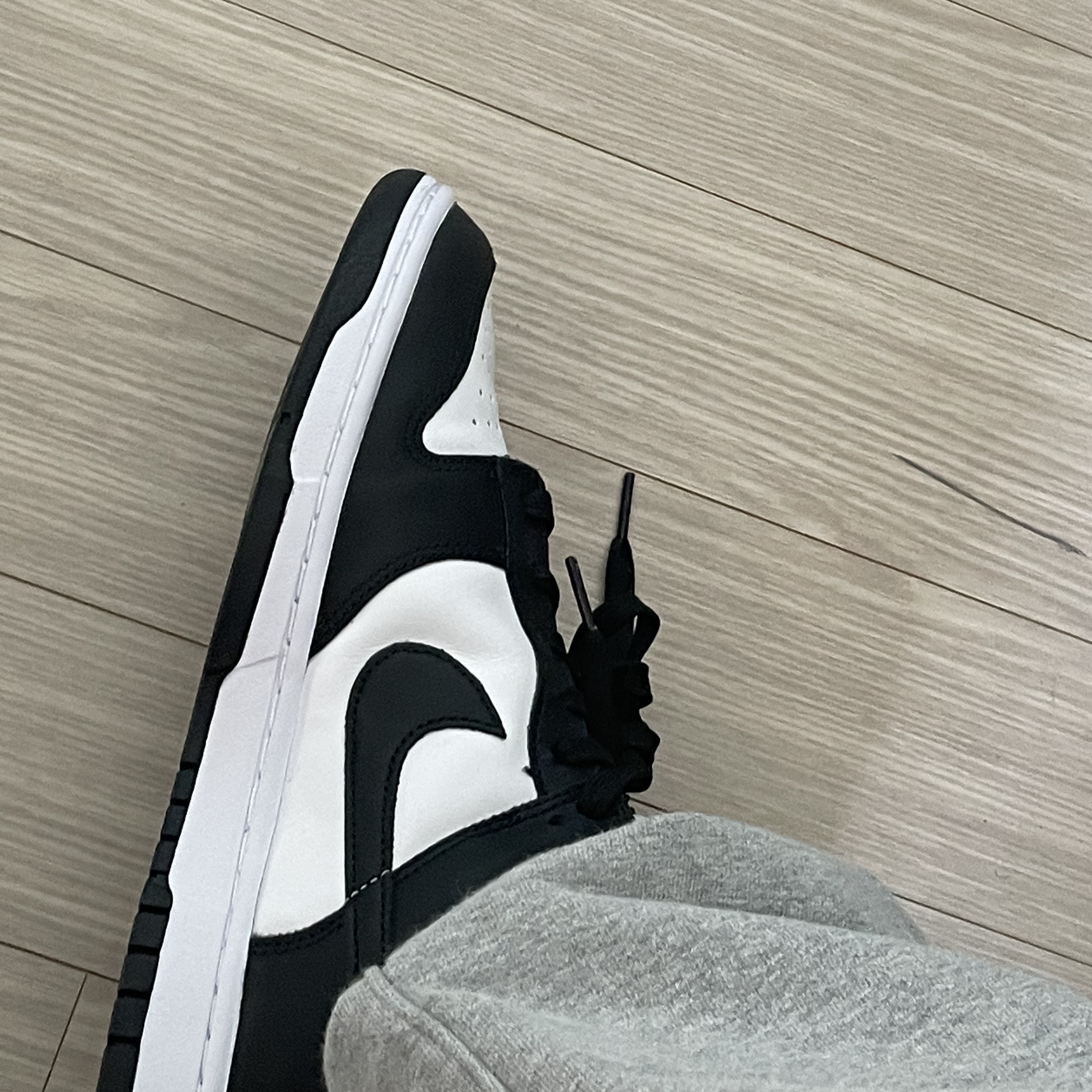 Nike Dunk Low Retro Black 착용 스타일 - 4
