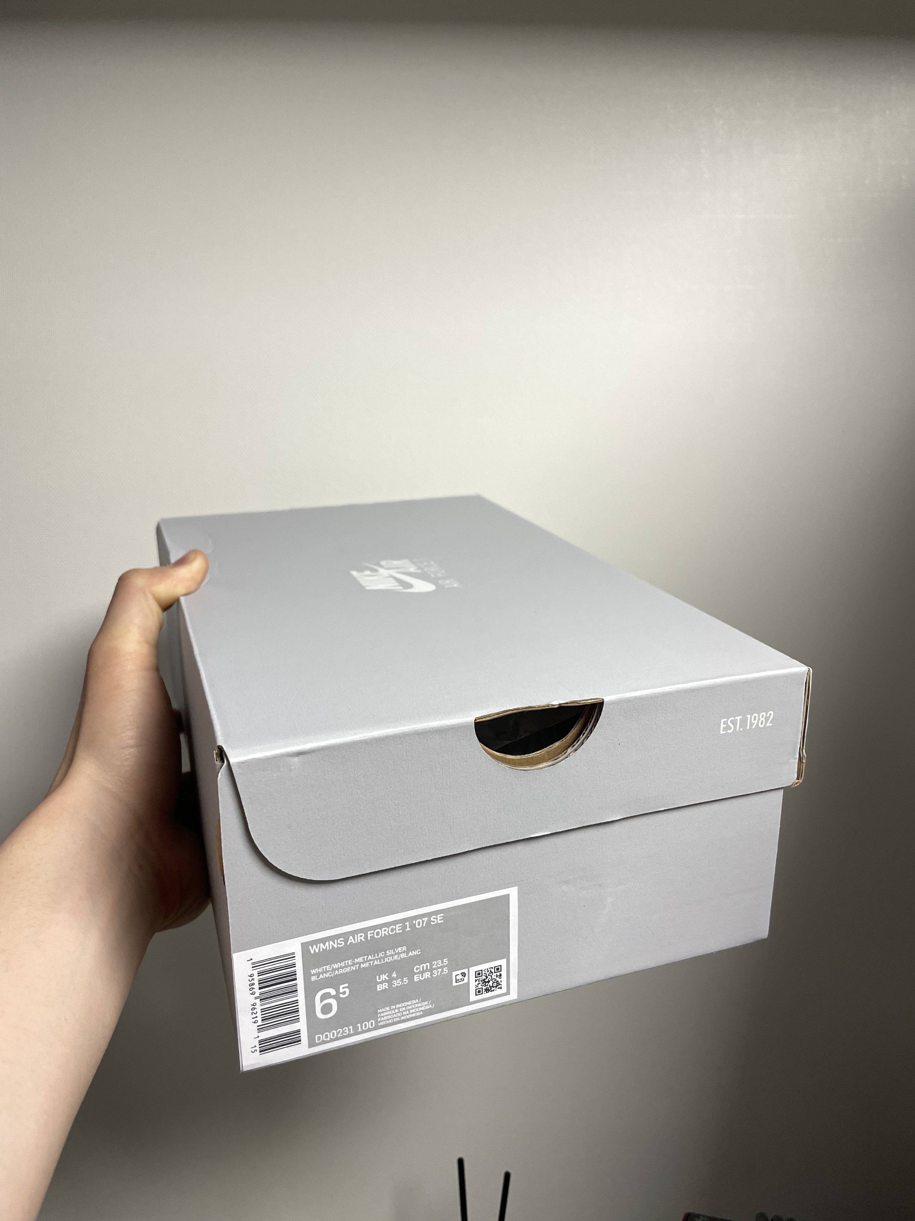 (W) Nike Air Force 1 '07 SE White Pearl 착용 스타일 - 2