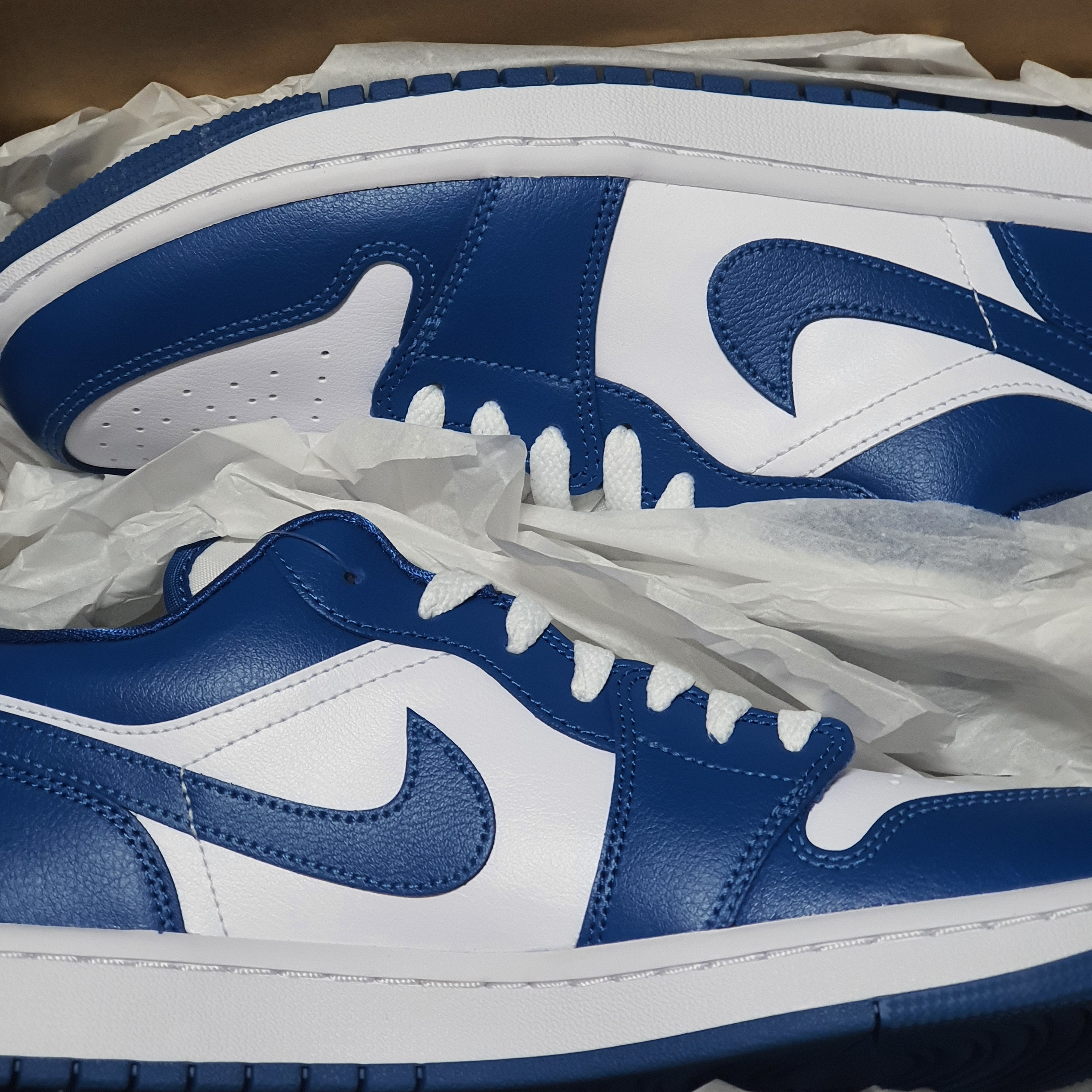 (W) Jordan 1 Low White Dark Marina Blue 착용 스타일