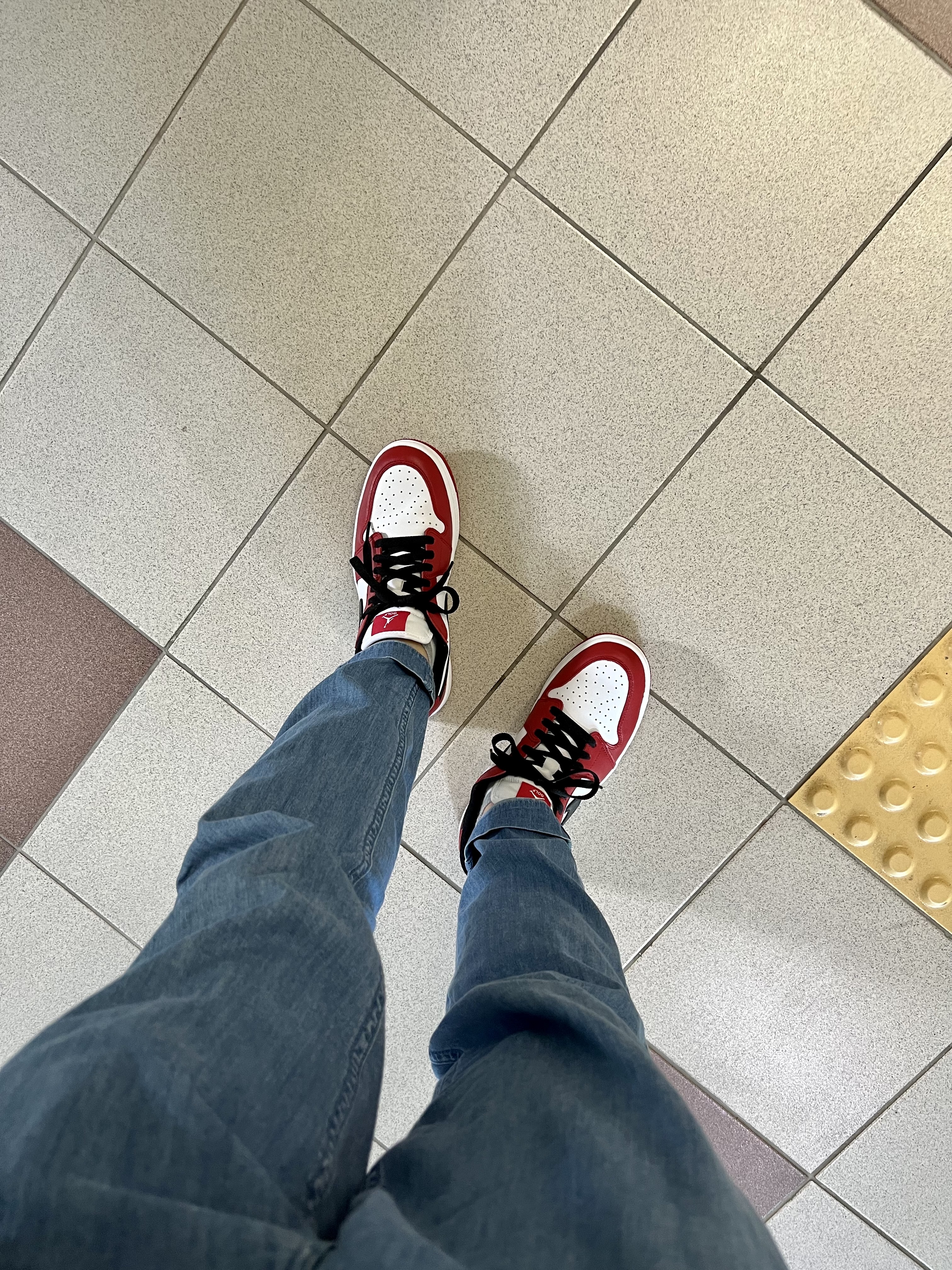 Jordan 1 Low Golf Chicago 착용 스타일