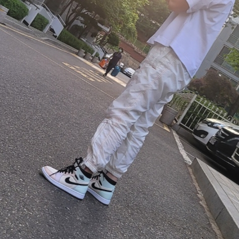 (W) Jordan 1 Zoom Air CMFT Pale Ivory 착용 스타일