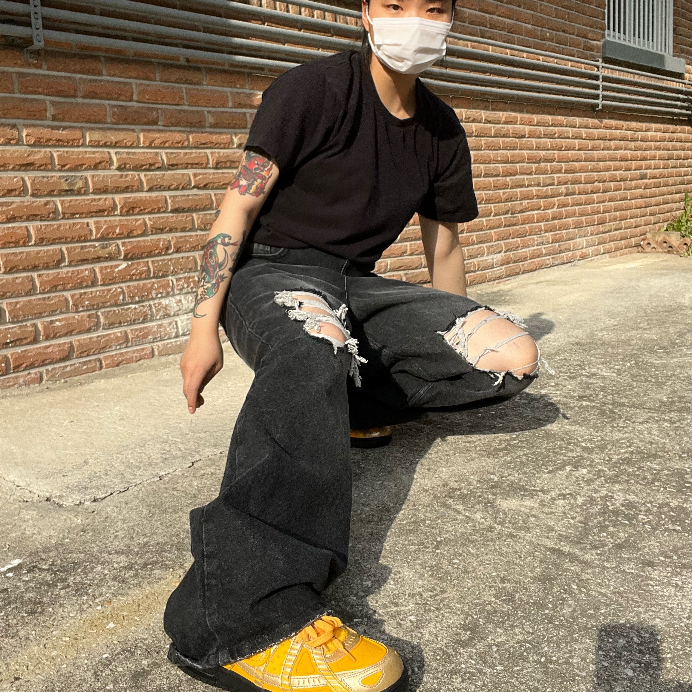 Nike x Off-White Air Rubber Dunk University Gold 착용 스타일 - 1