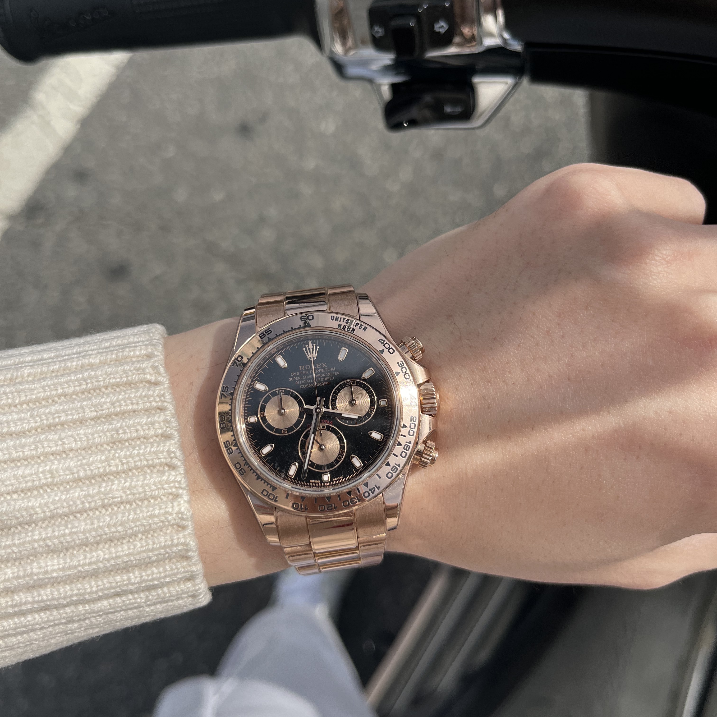 Rolex Cosmograph Daytona 40mm 116500LN White Oyster, Rolex Cosmograph Daytona 40mm 116508 Black Diamond-Set Oyster 착용 스타일