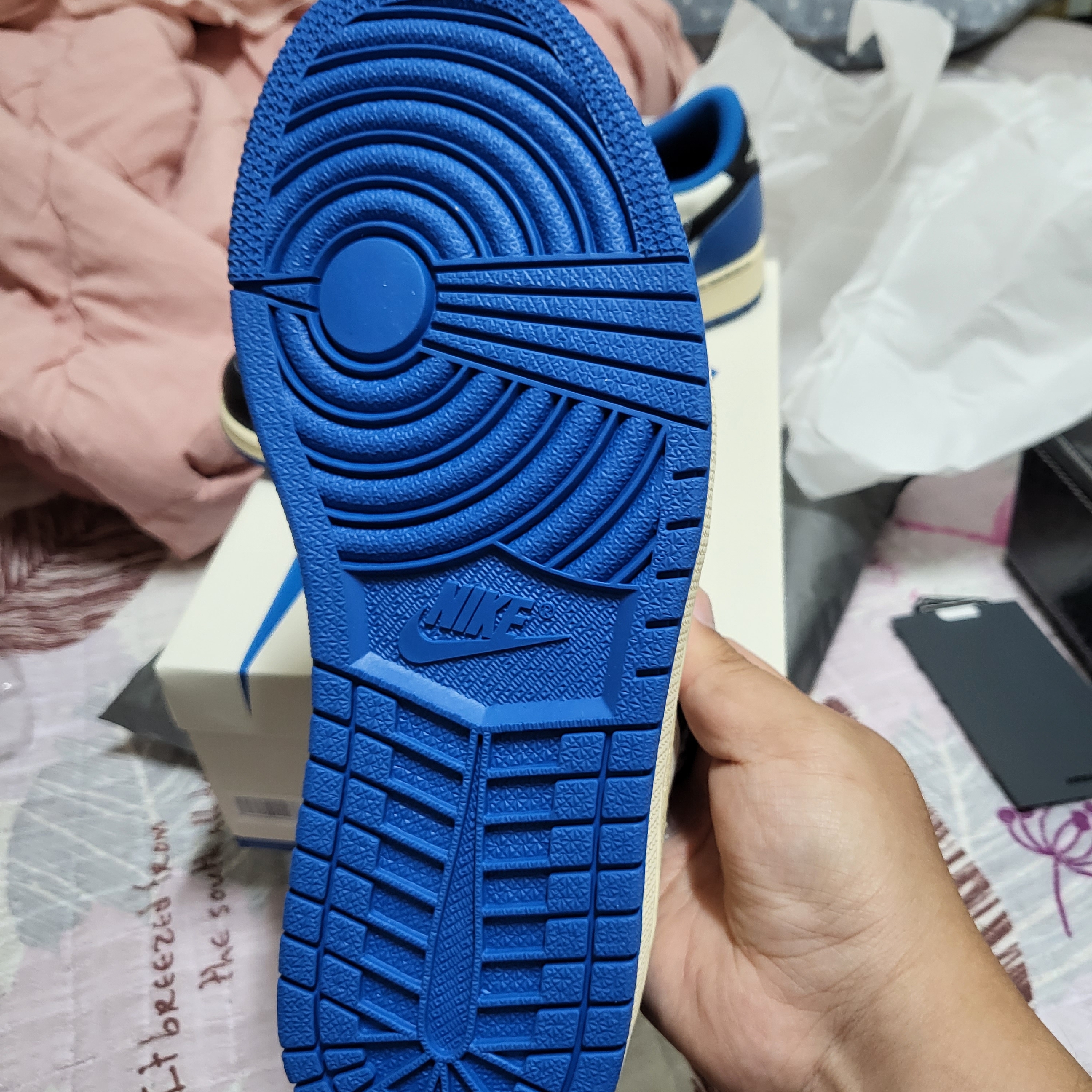 Jordan 1 x Travis Scott x Fragment Retro Low OG SP Military Blue 착용 스타일 - 4