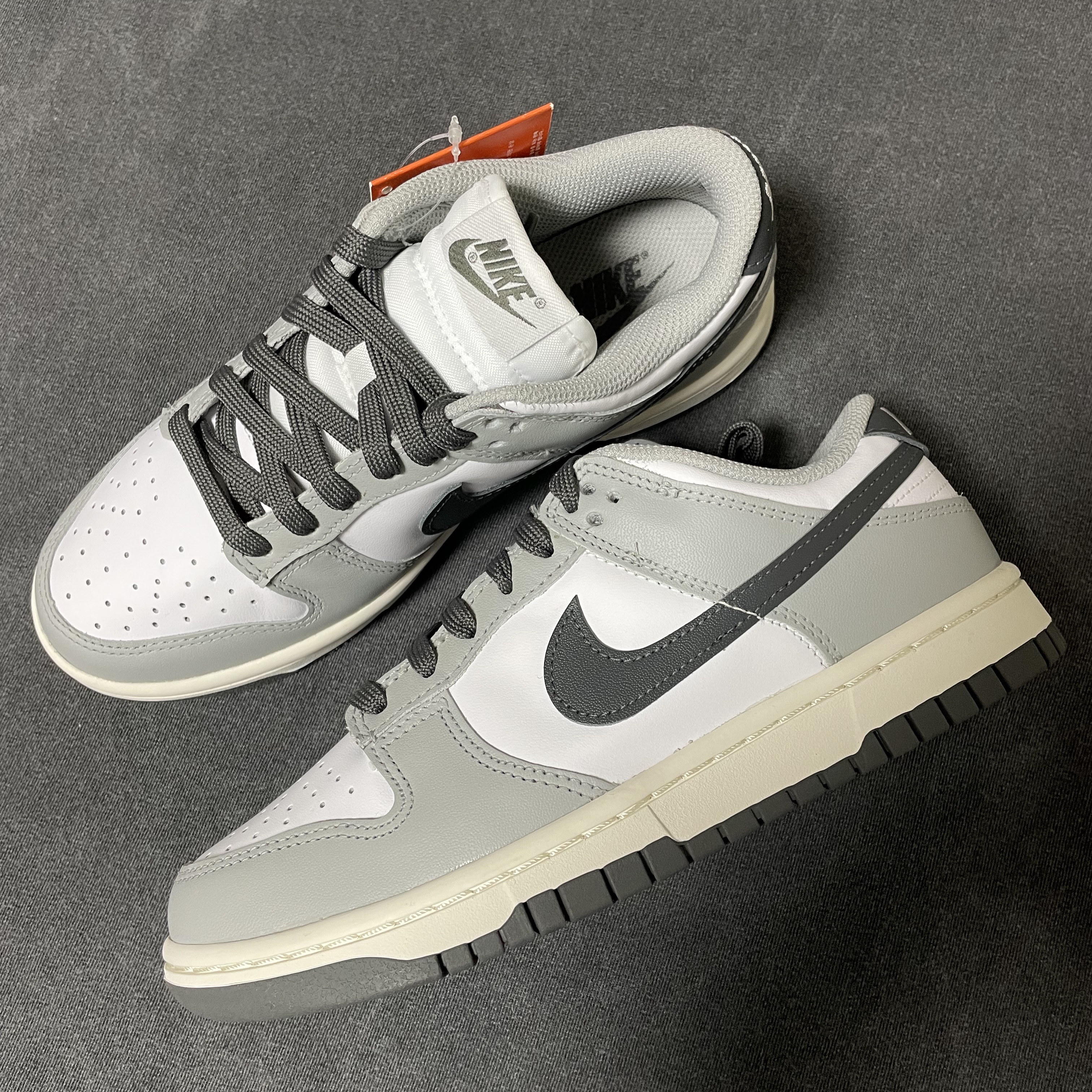 (W) Nike Dunk Low Light Smoke Grey 착용 스타일 - 2
