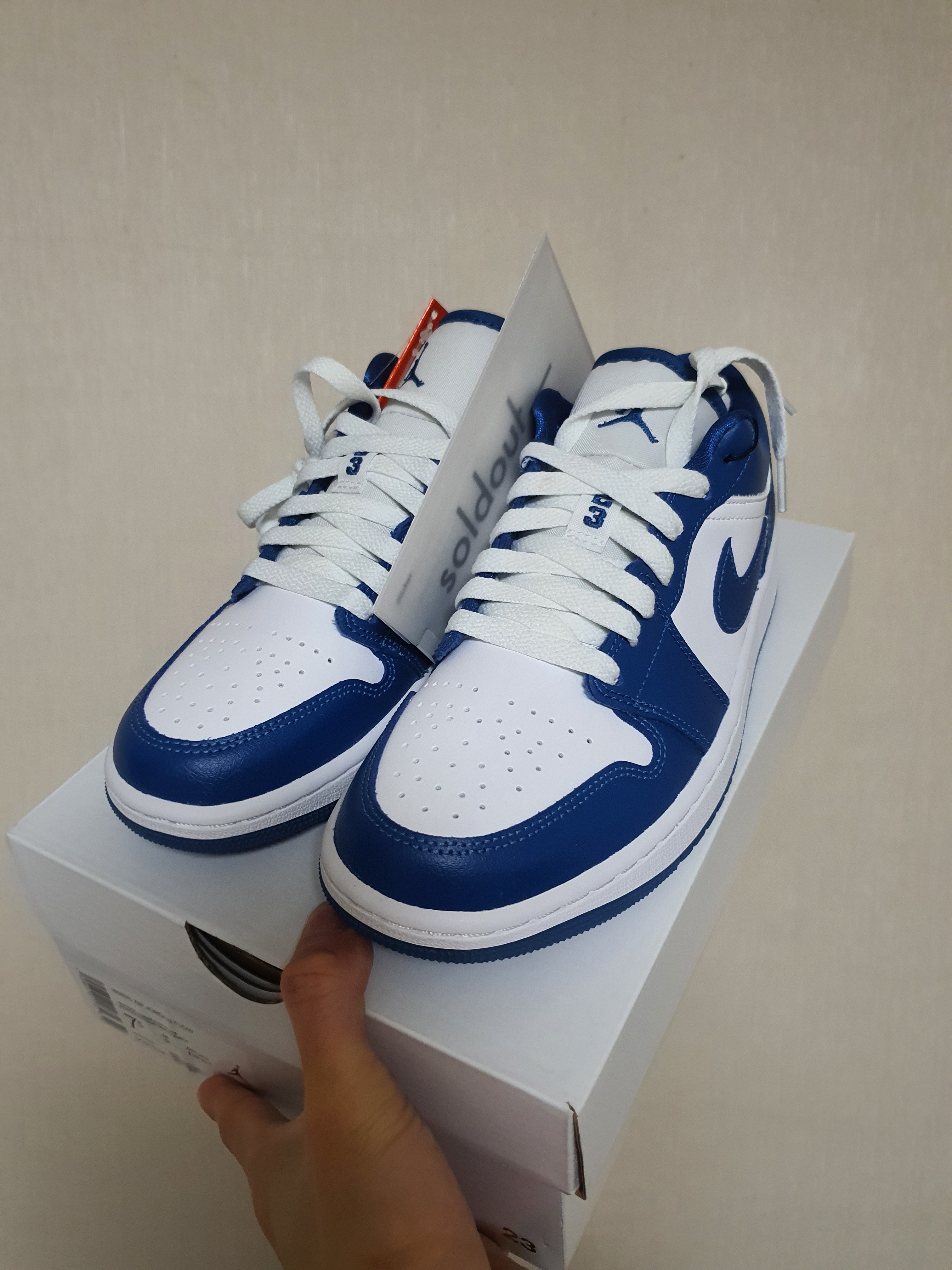 (W) Jordan 1 Low White Dark Marina Blue 착용 스타일 - 5