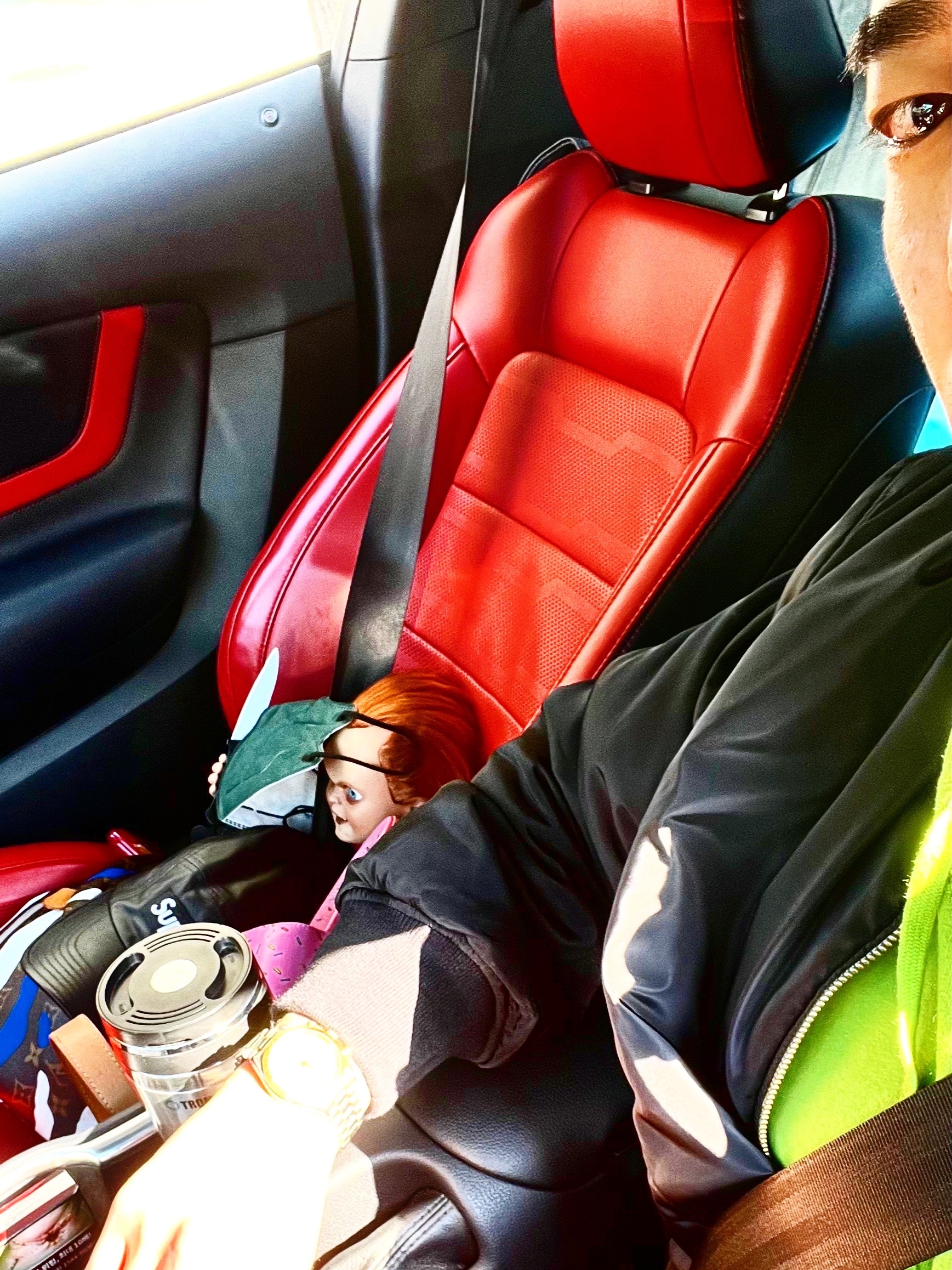 Supreme Chucky Doll - 20FW, Supreme Leather Camp Cap Black - 21SS 착용 스타일 - 2