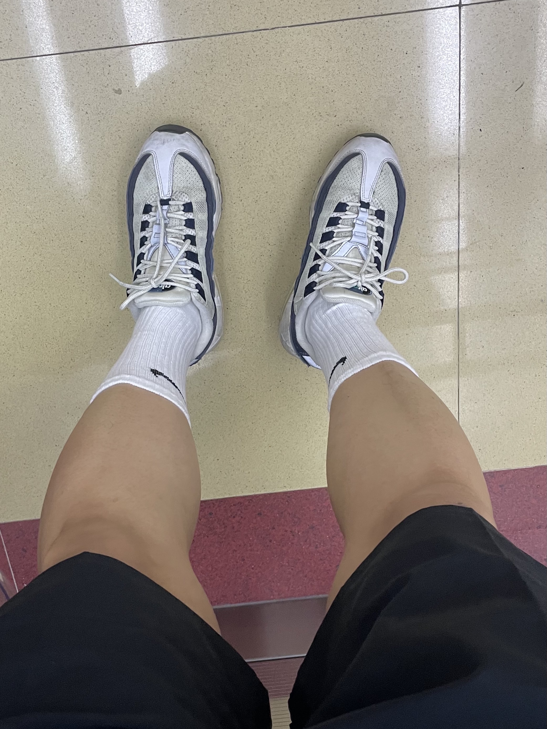Nike Air Max 95 White Slate Blue, (W) Nike Air Max 95 New Green Indigo Blue 착용 스타일 - 1